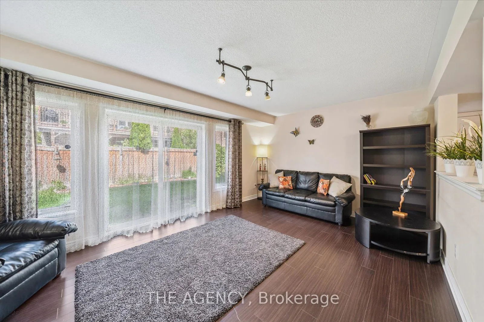 32 Timna Crescent
