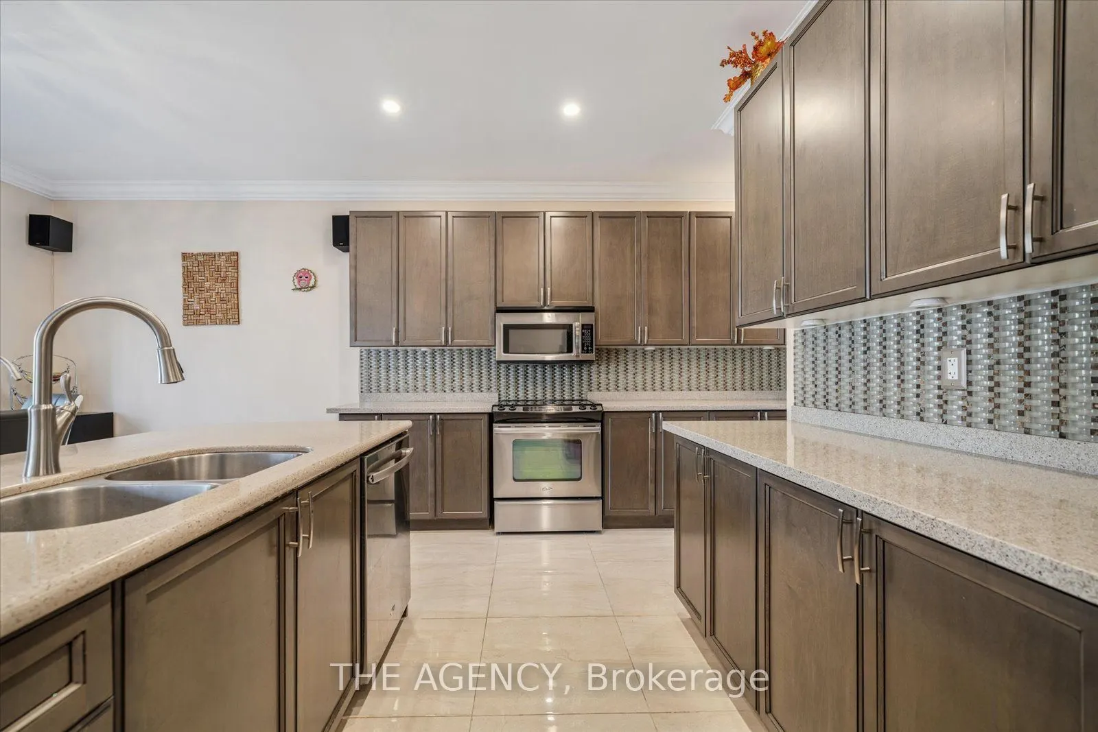 32 Timna Crescent