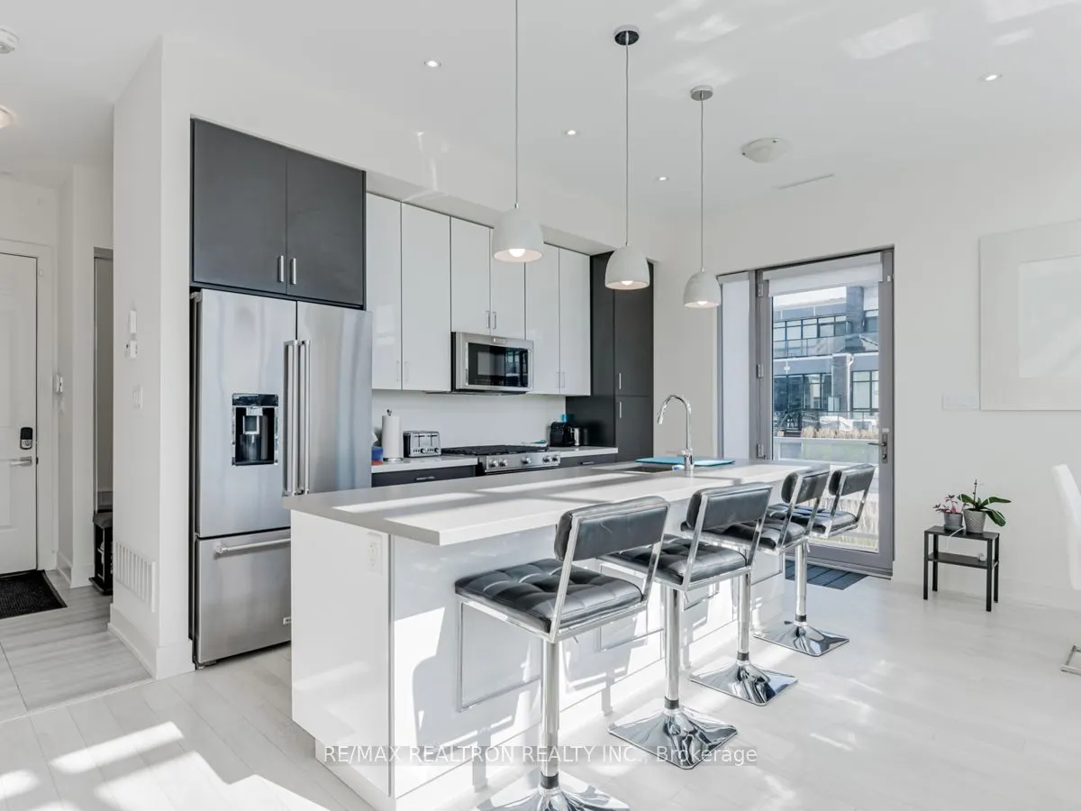 3700 Mangusta Court