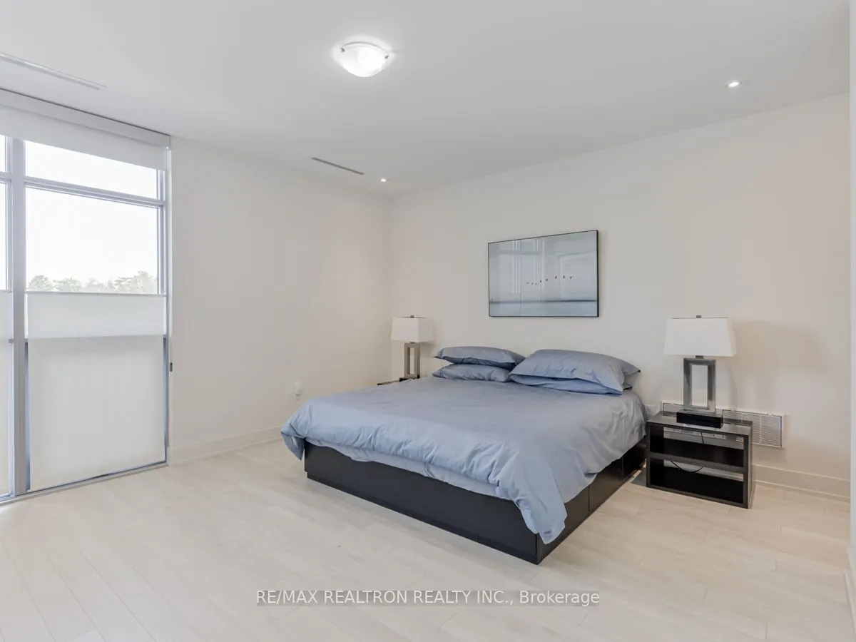 3700 Mangusta Court