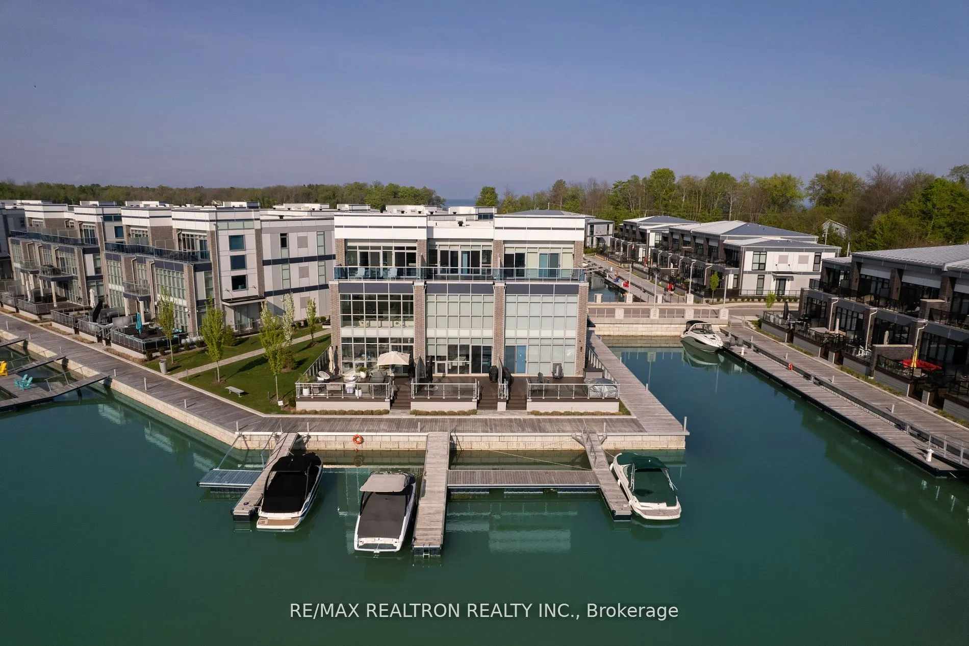 3700 Mangusta Court