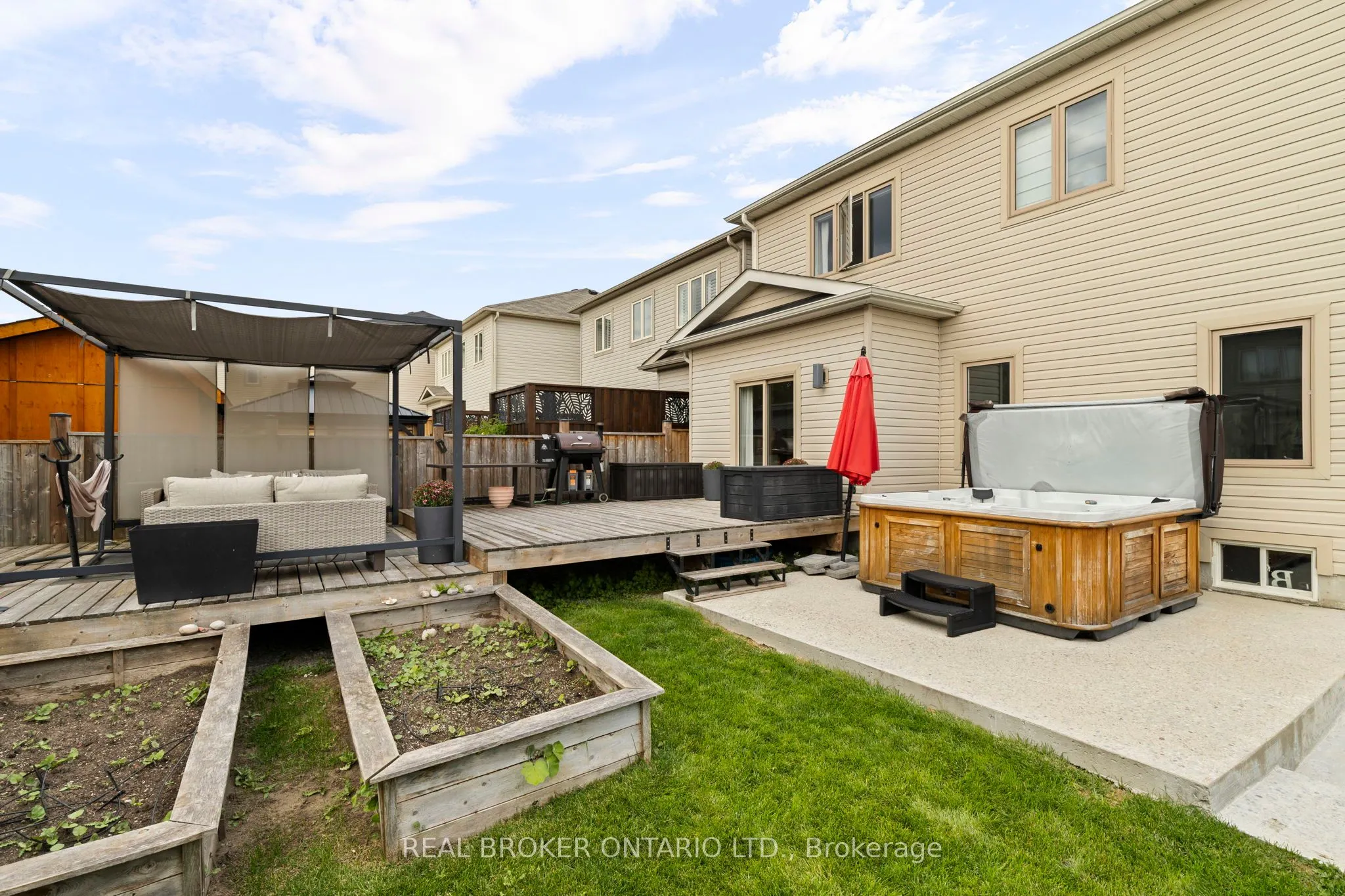 32 Mandley Street