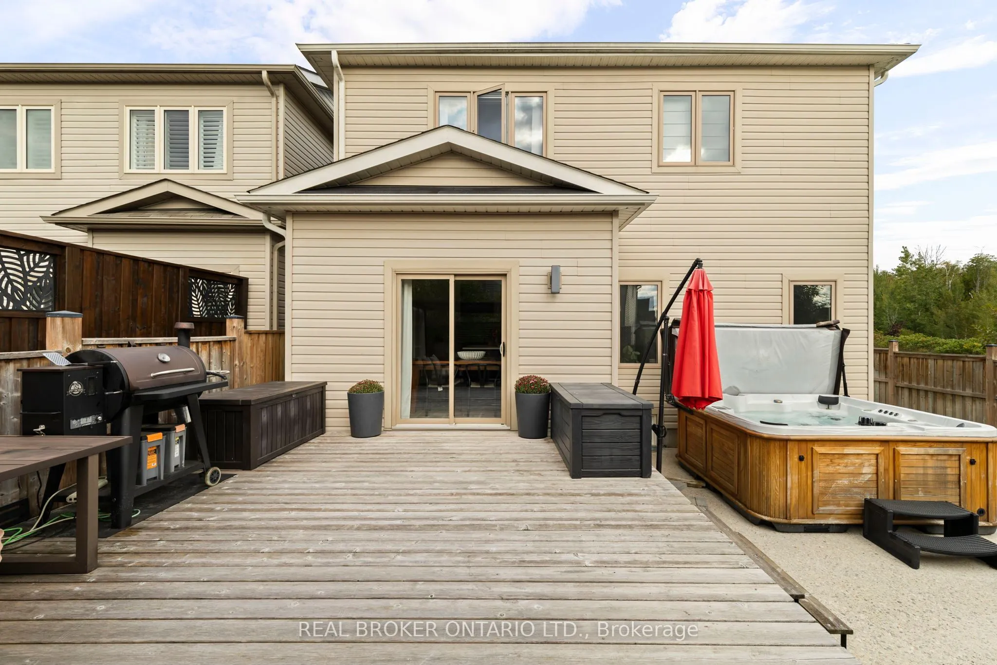 32 Mandley Street