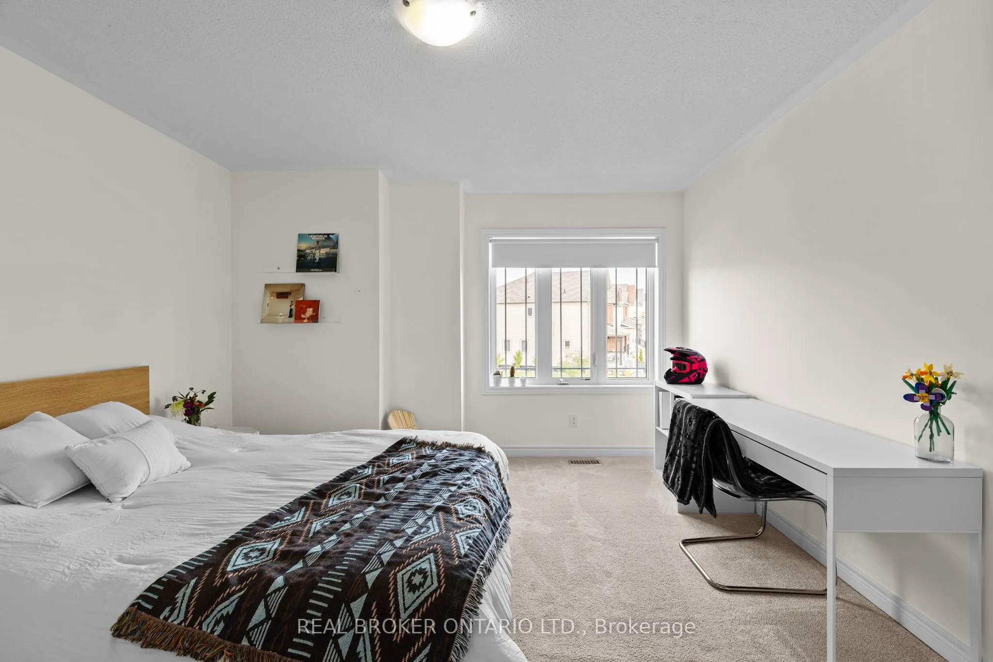 32 Mandley Street