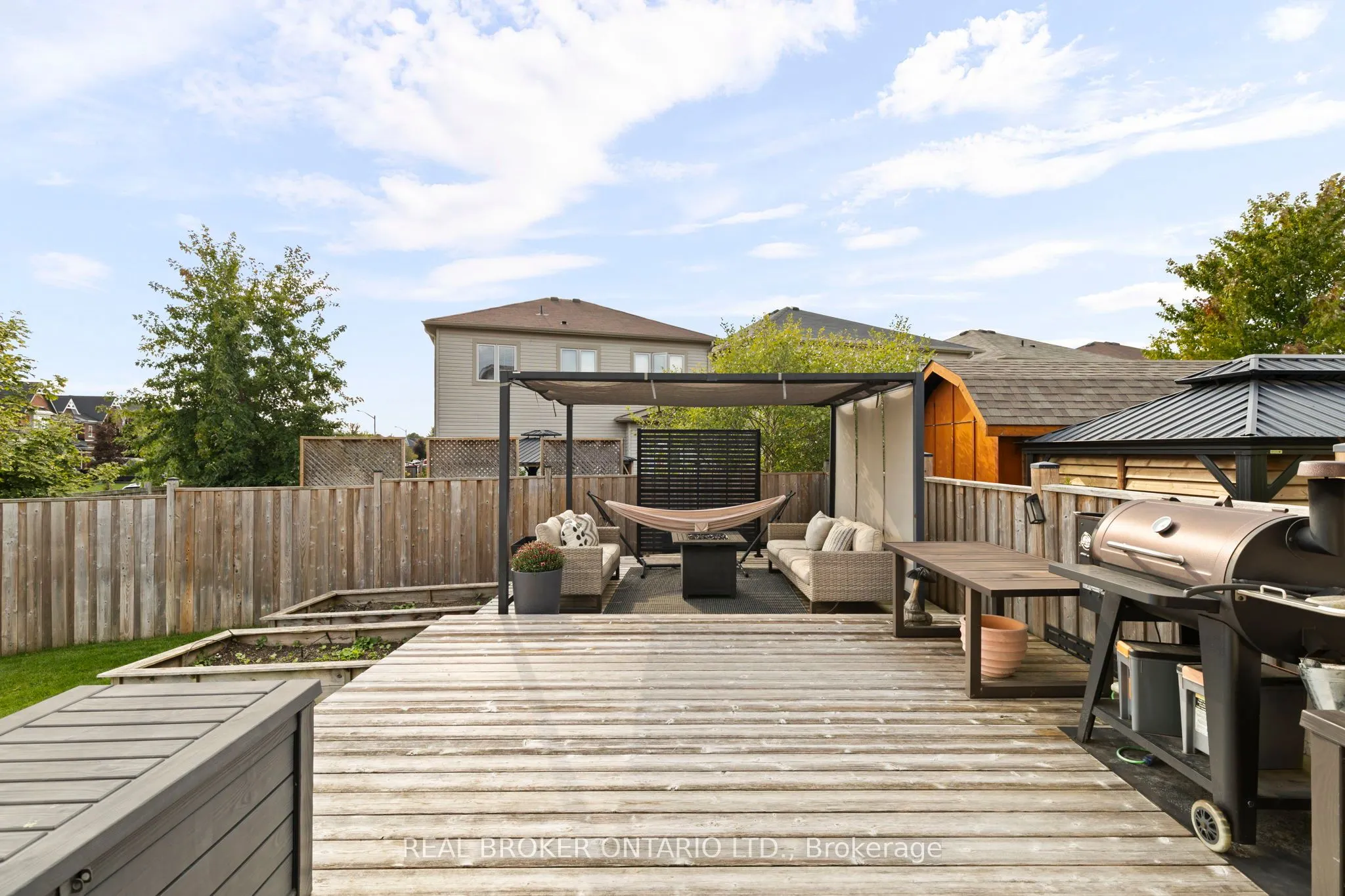 32 Mandley Street