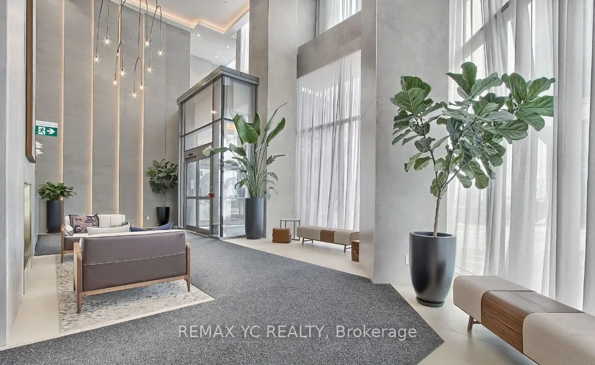 1000 Portage Parkway, #2710