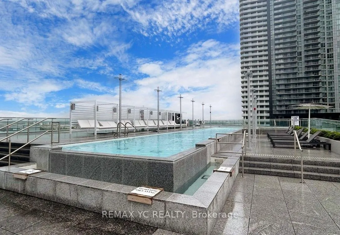 1000 Portage Parkway, #2710