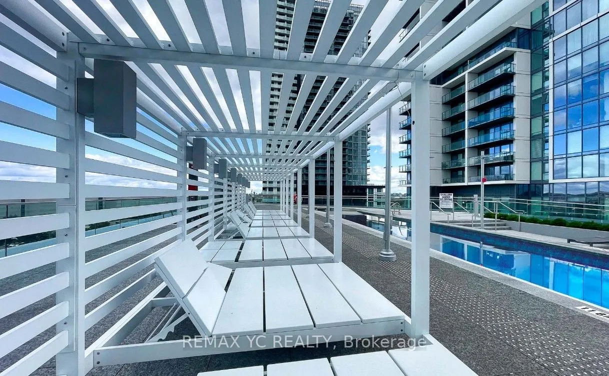 1000 Portage Parkway, #2710
