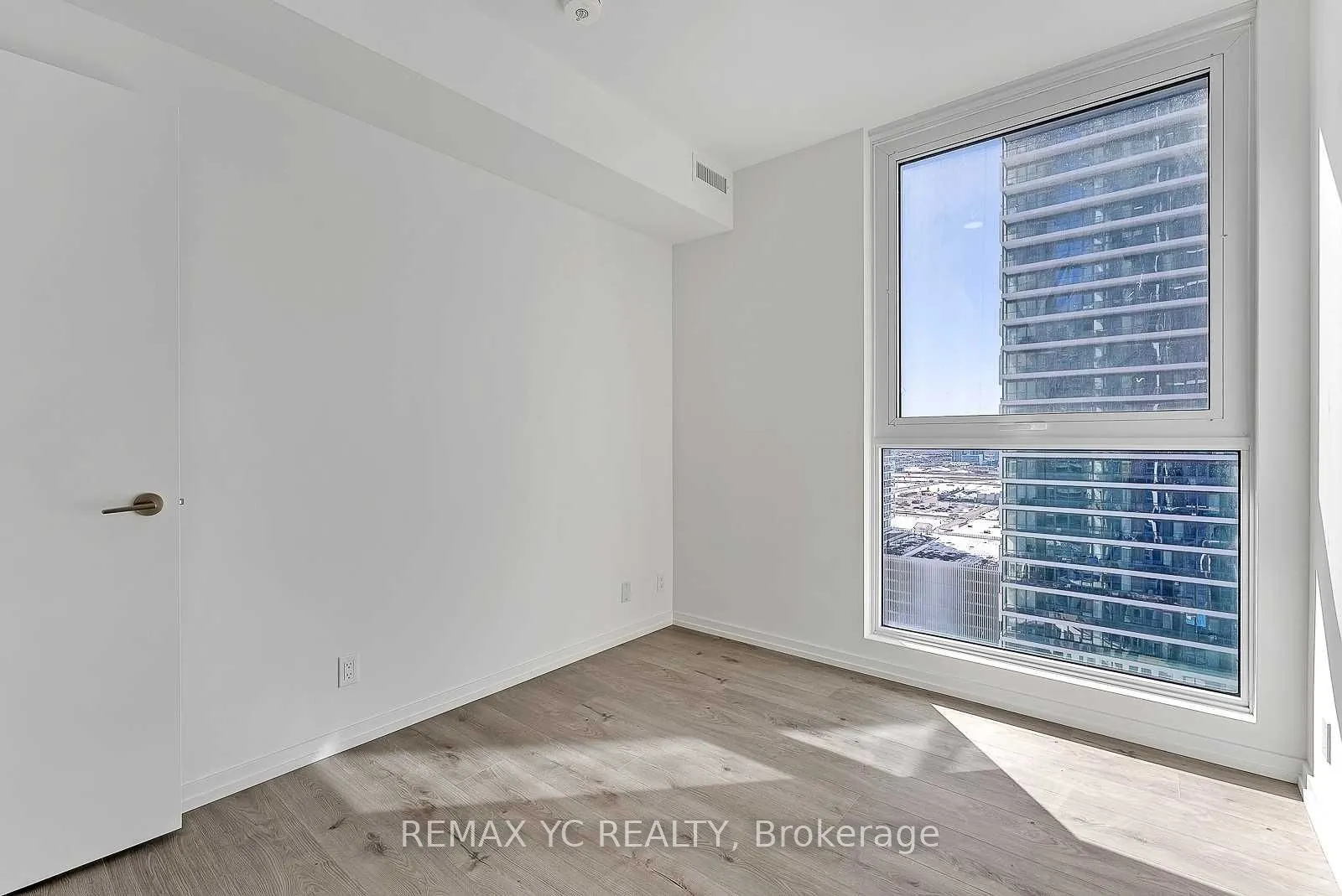 1000 Portage Parkway, #2710