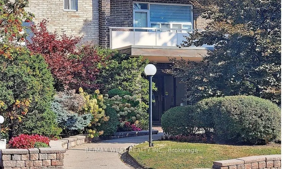 67 Richmond Street, #507