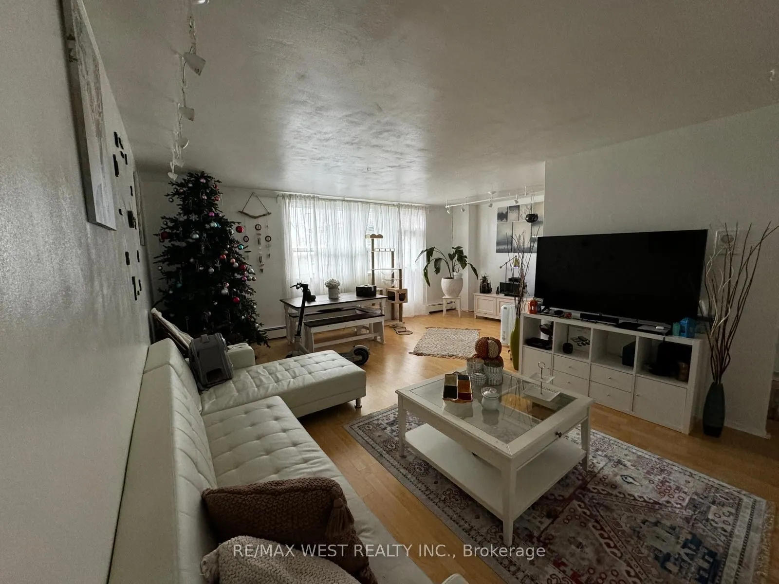 67 Richmond Street, #507