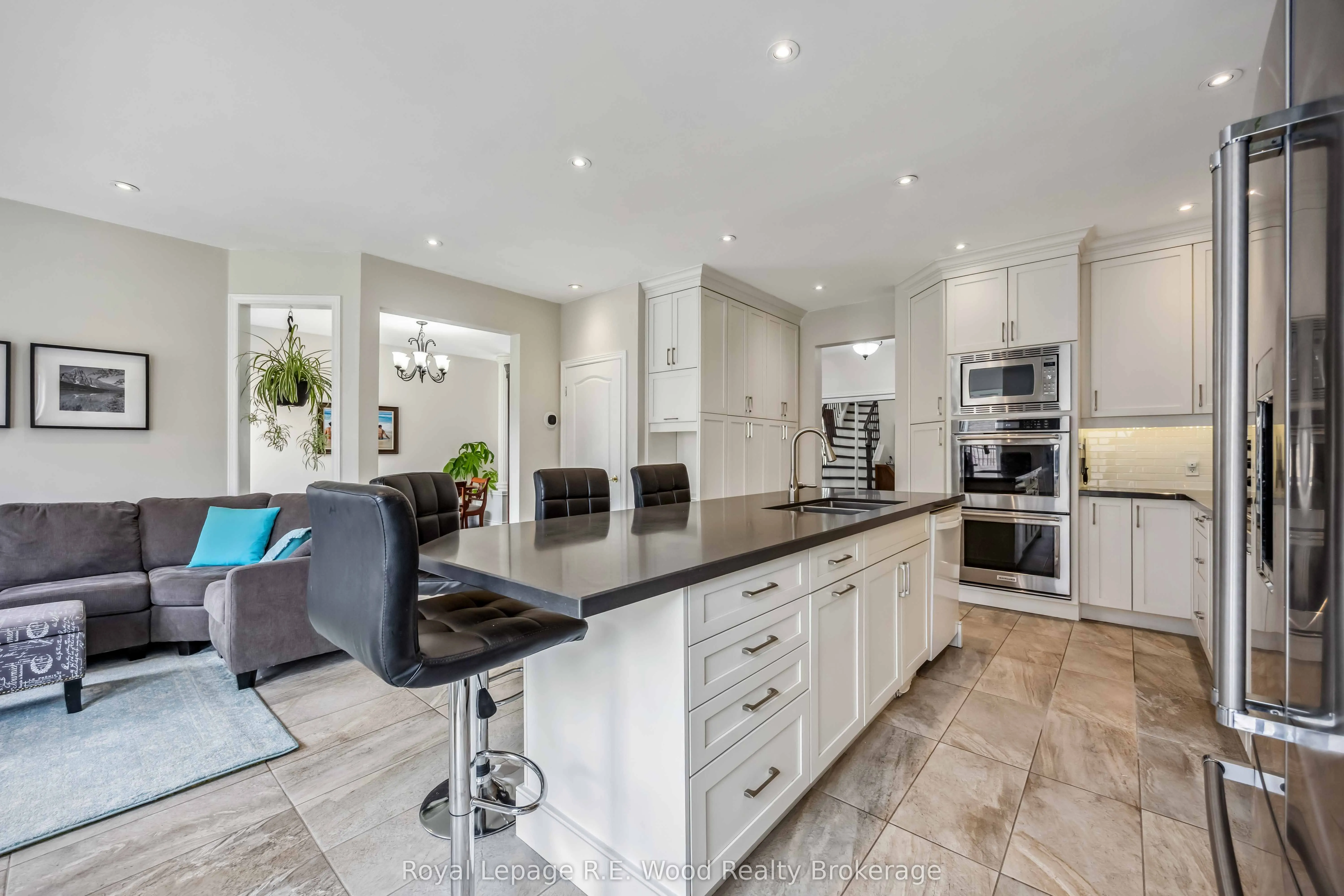 3 Lorwood Court
