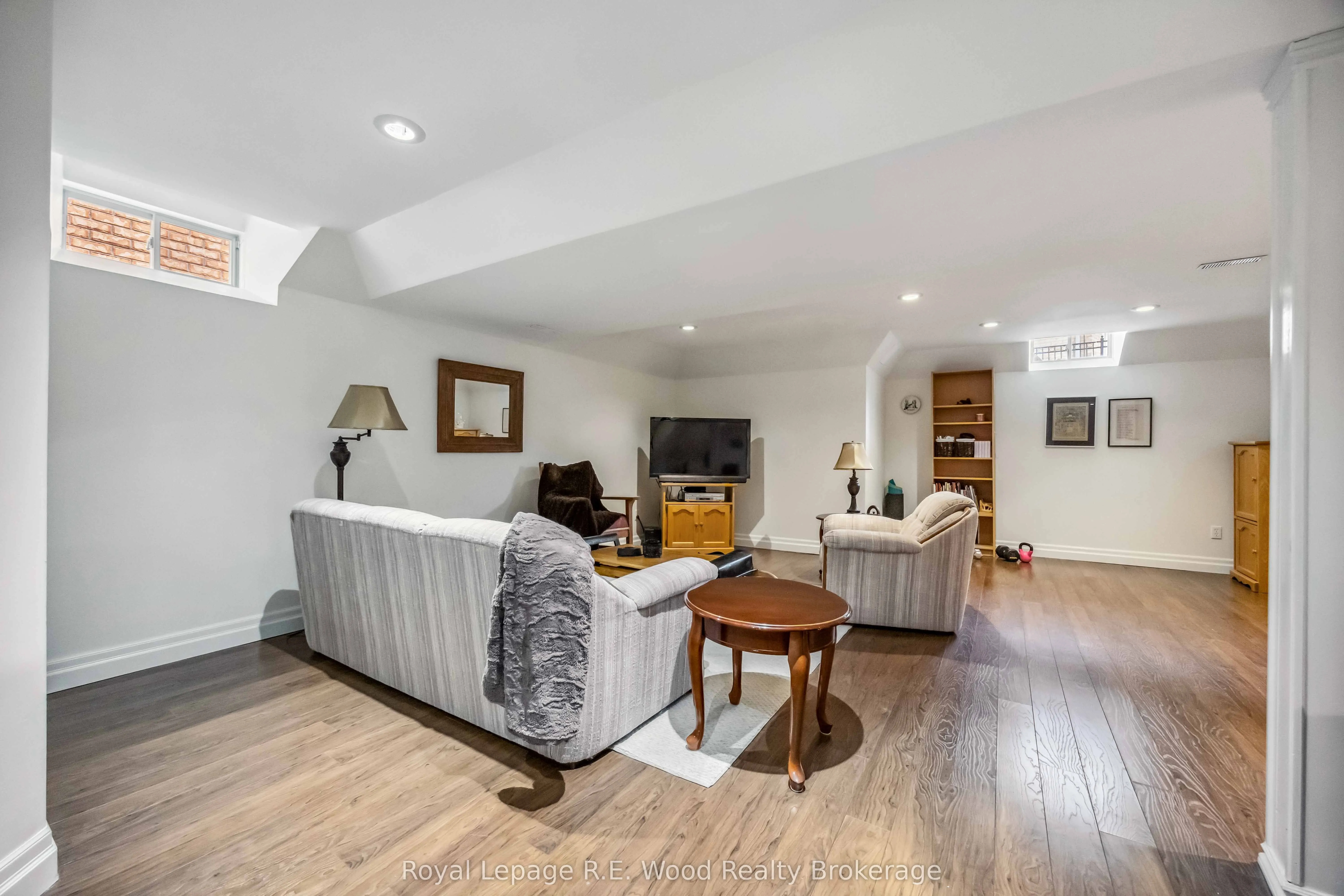 3 Lorwood Court