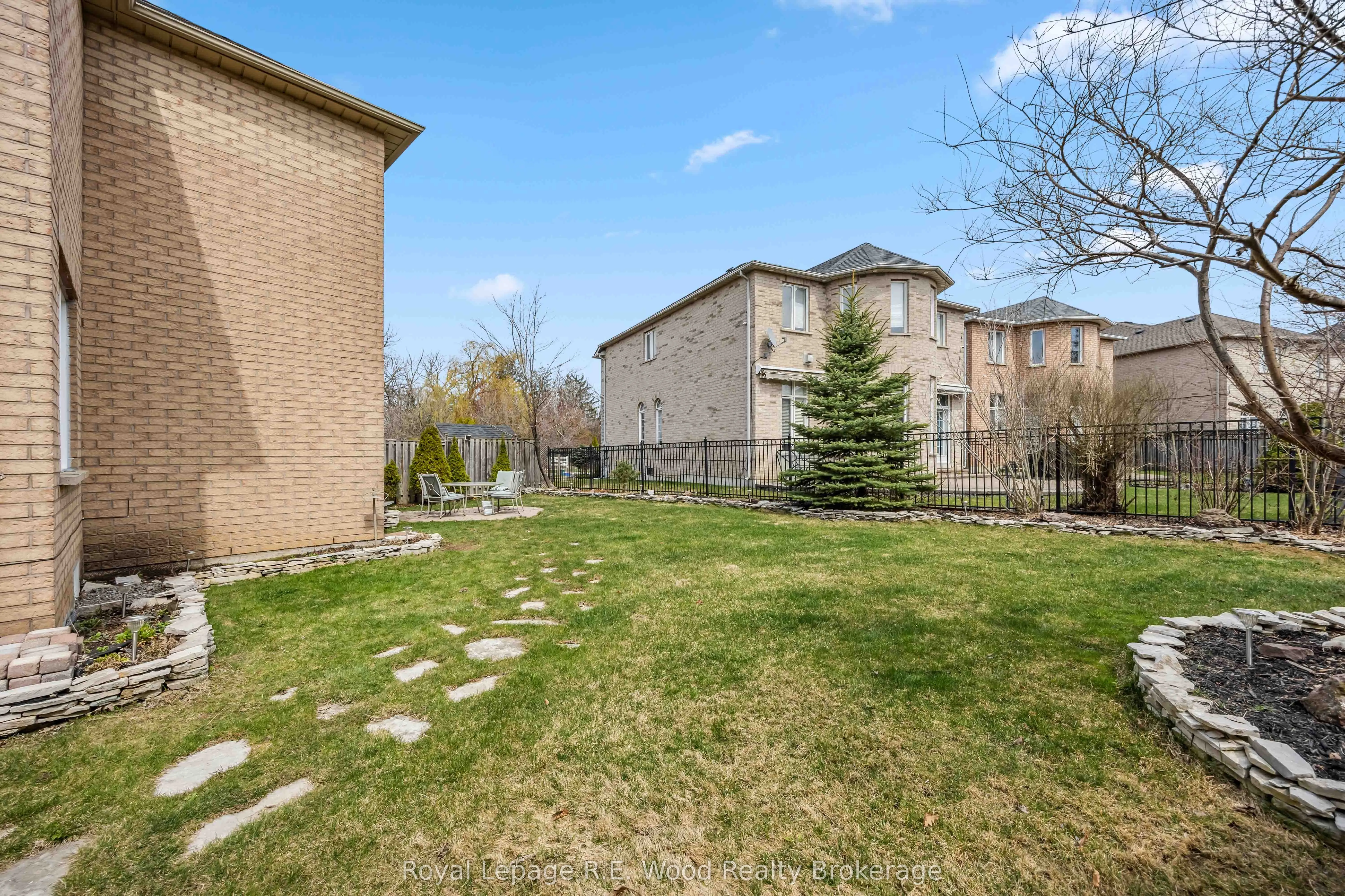 3 Lorwood Court
