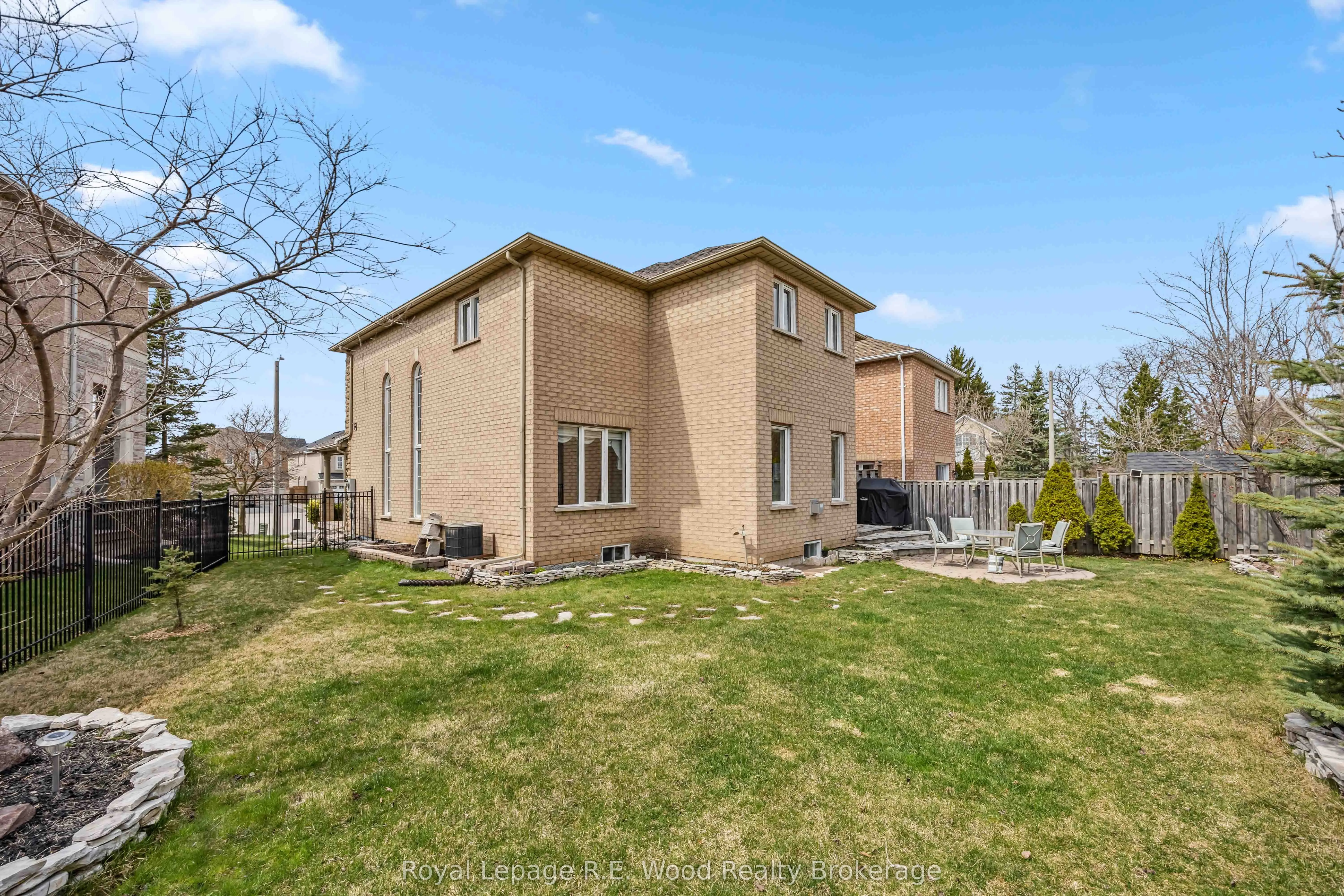 3 Lorwood Court