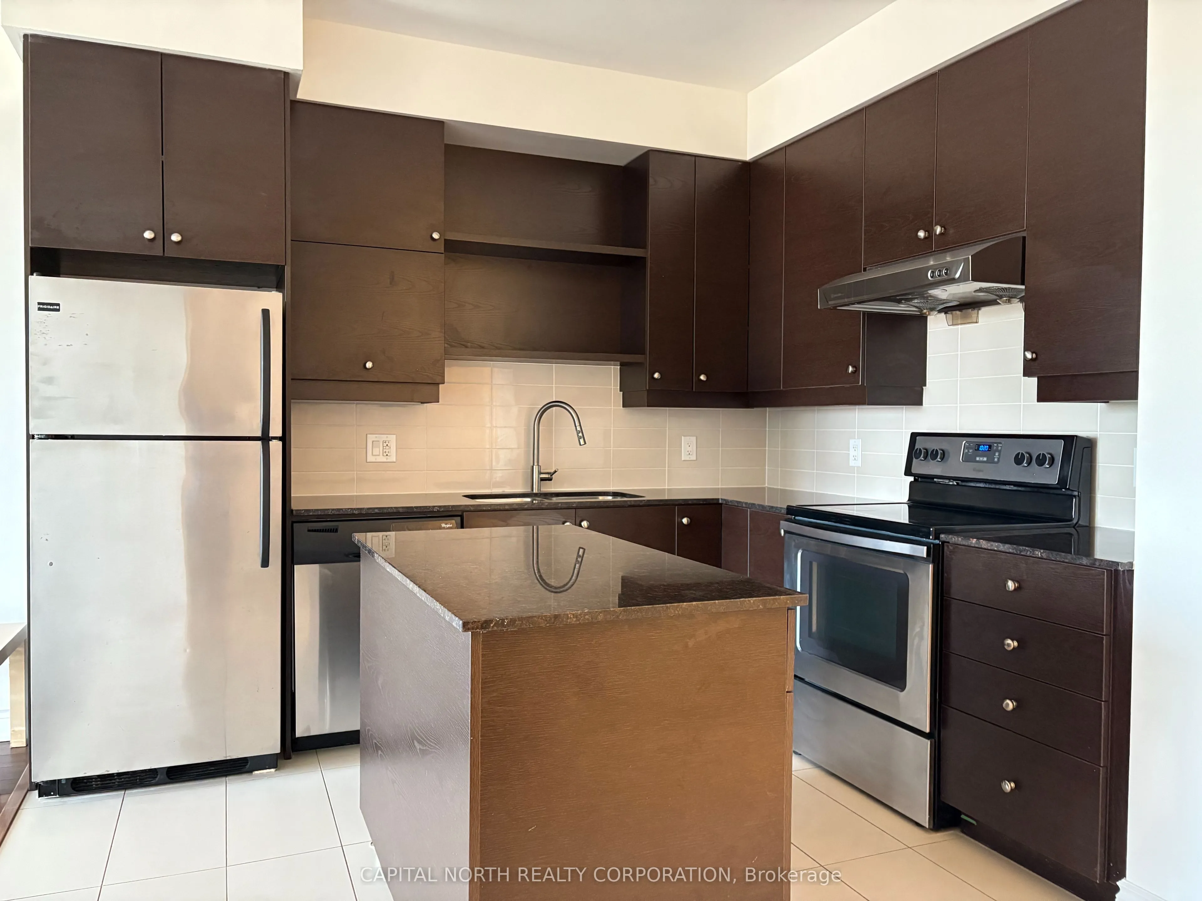 325 South Park Road, #818