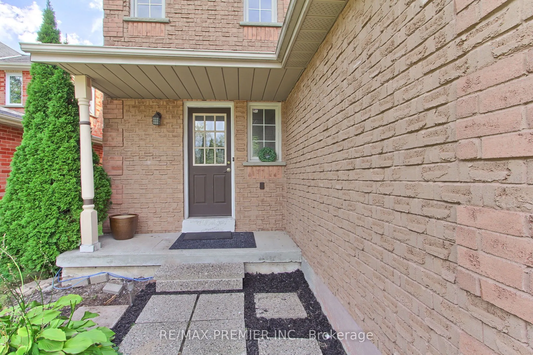 90 Covent Crescent