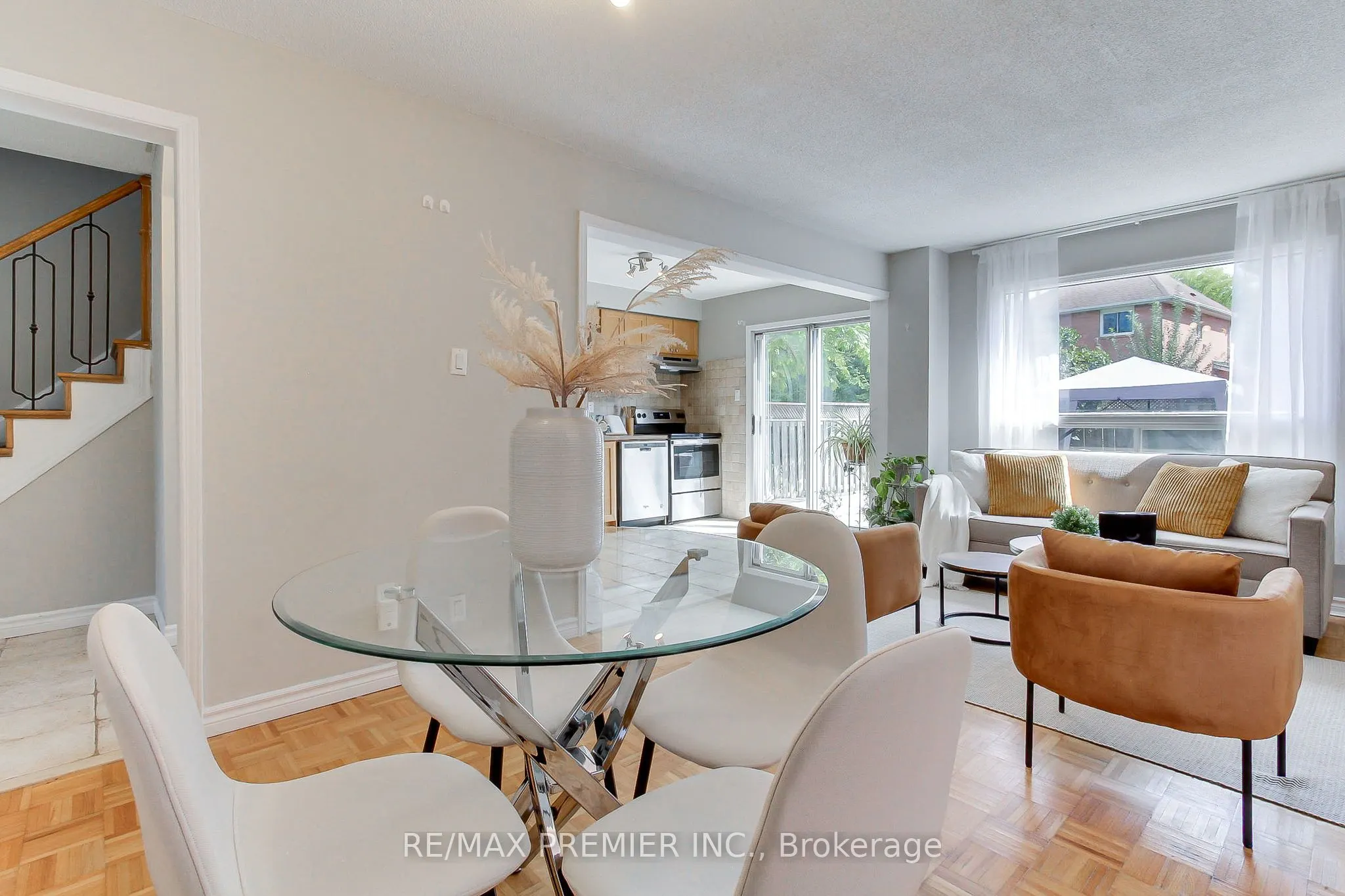 90 Covent Crescent