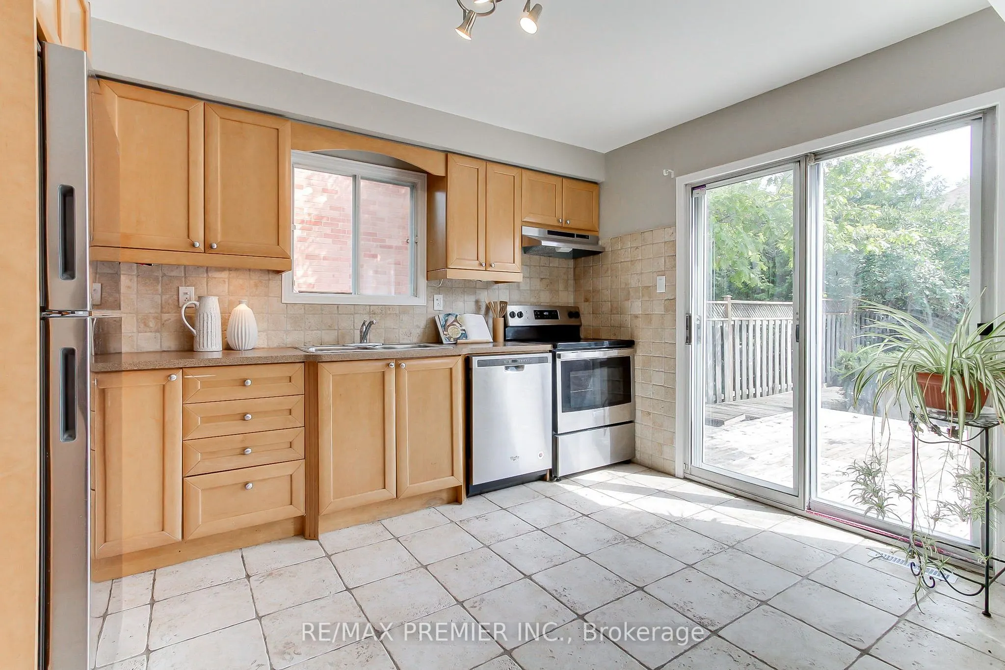 90 Covent Crescent