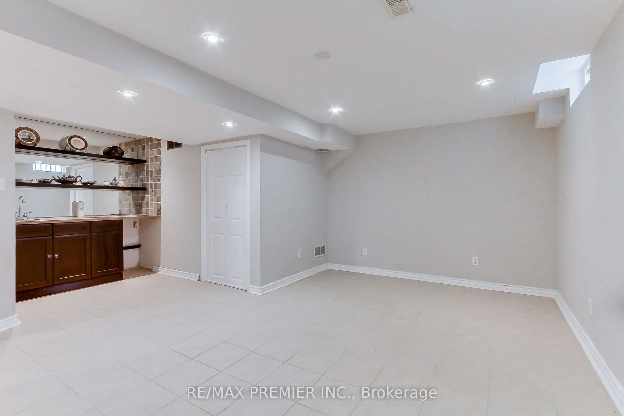 90 Covent Crescent