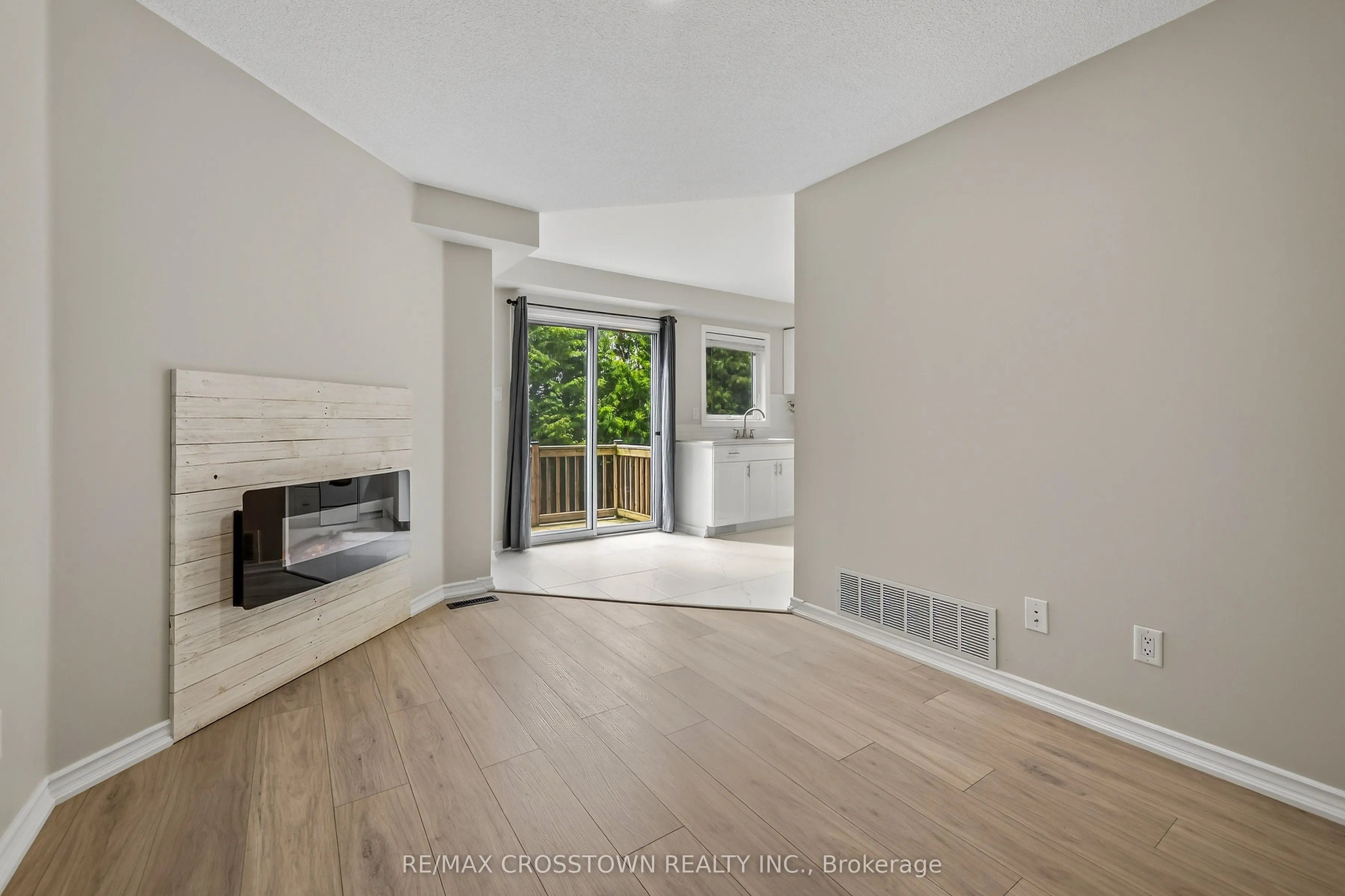 1271 Huron Court
