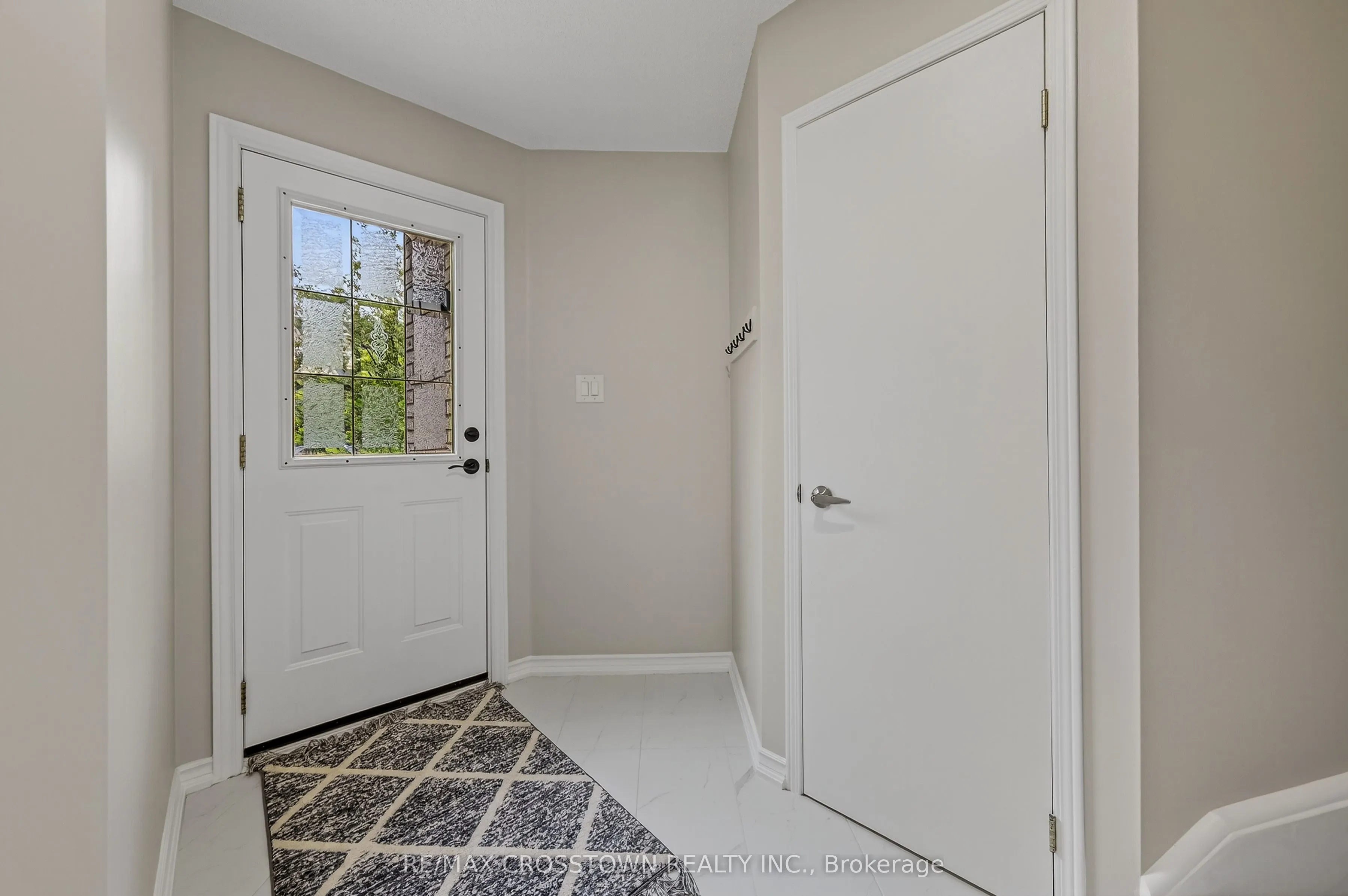1271 Huron Court