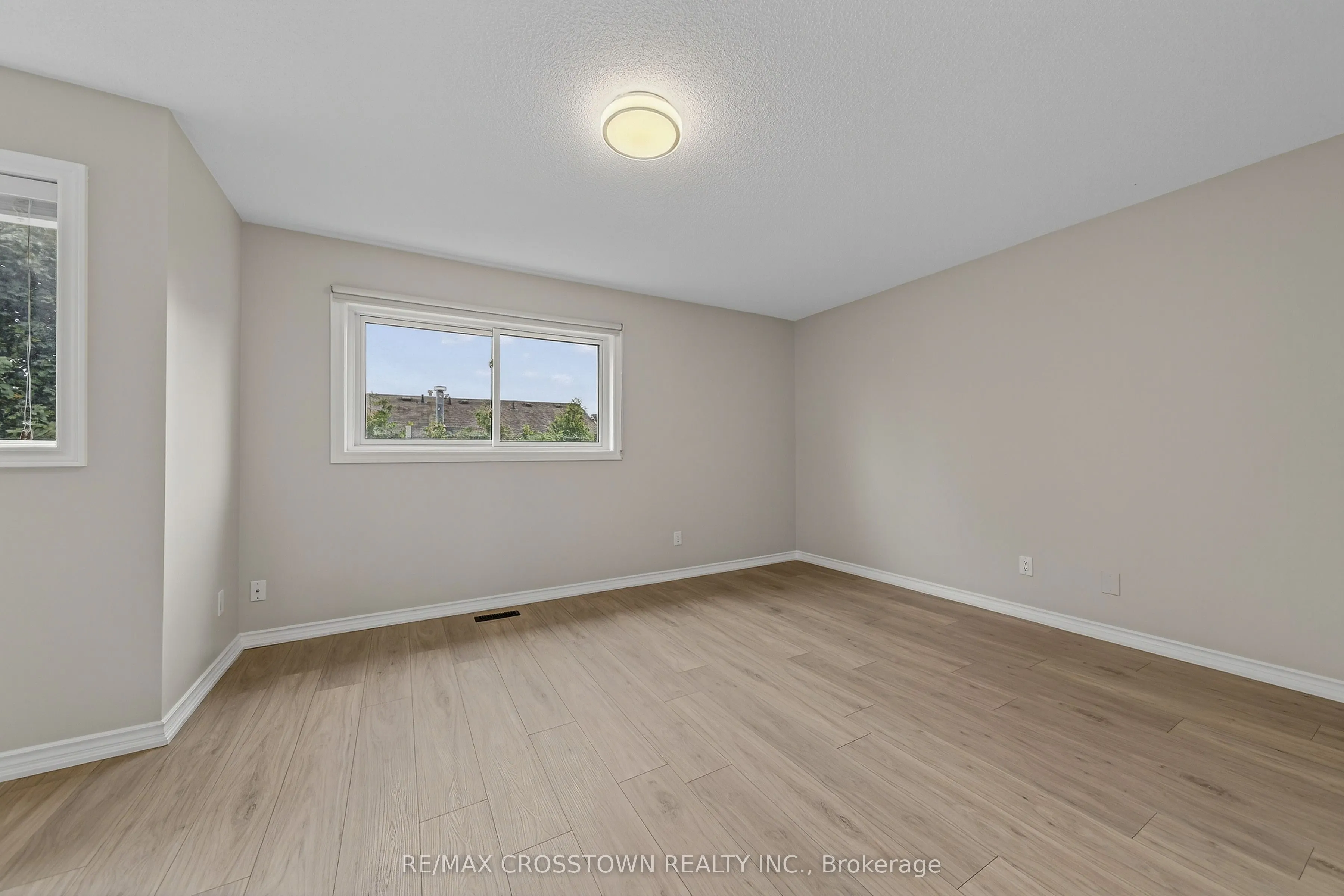 1271 Huron Court