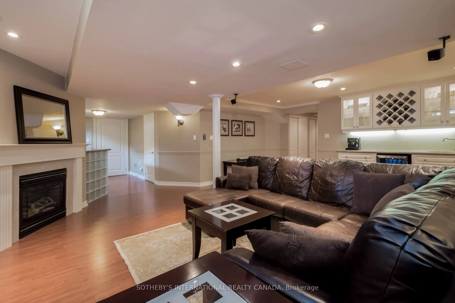 16 Saint Clare Boulevard