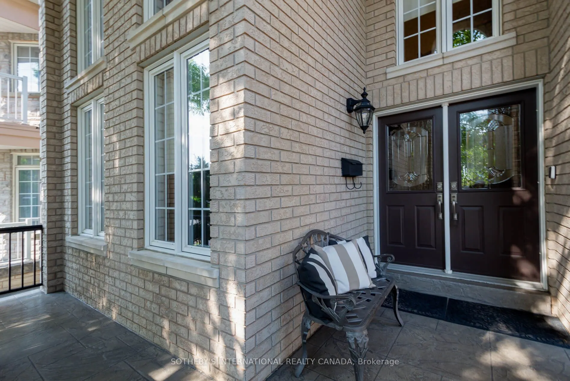 16 Saint Clare Boulevard