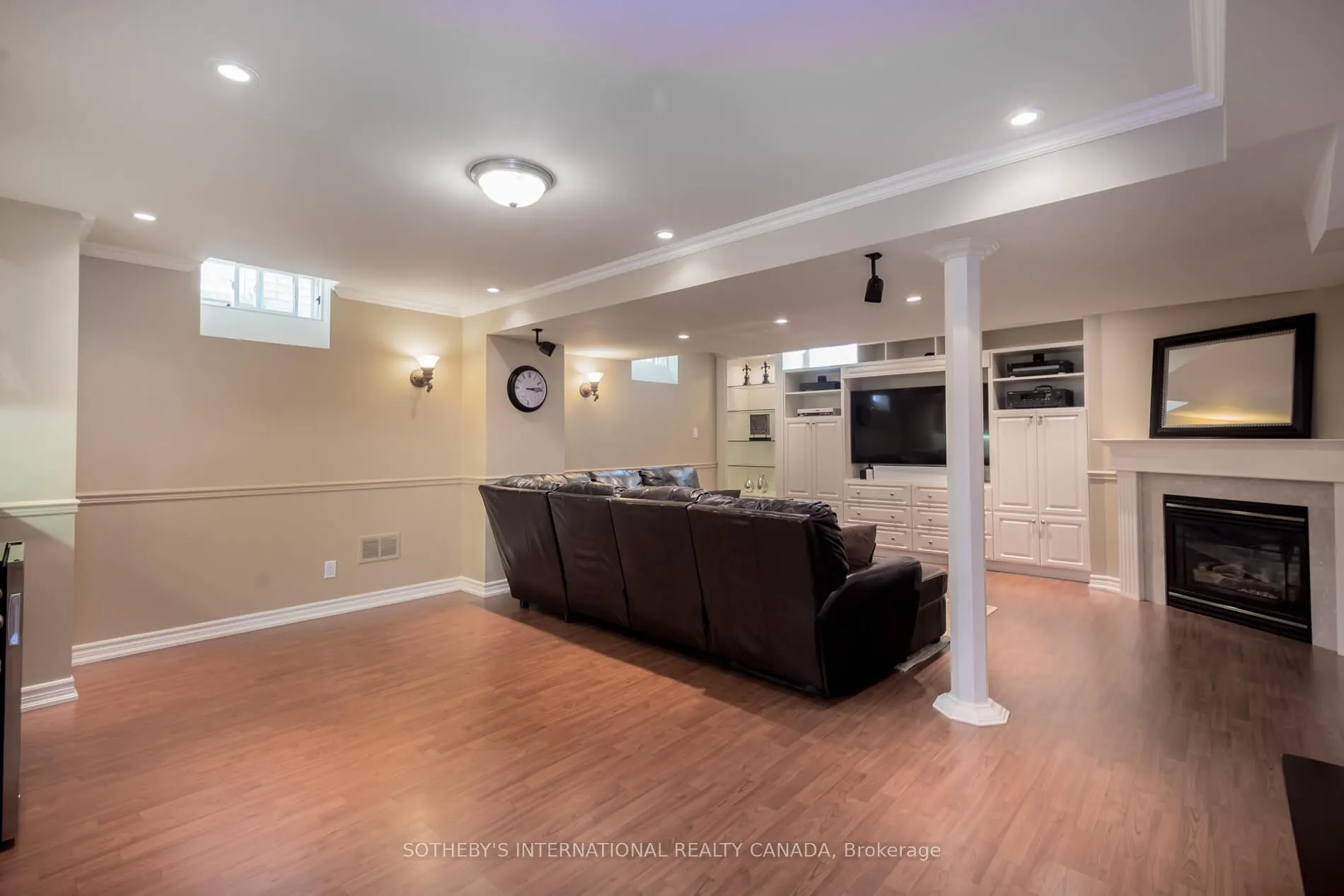 16 Saint Clare Boulevard