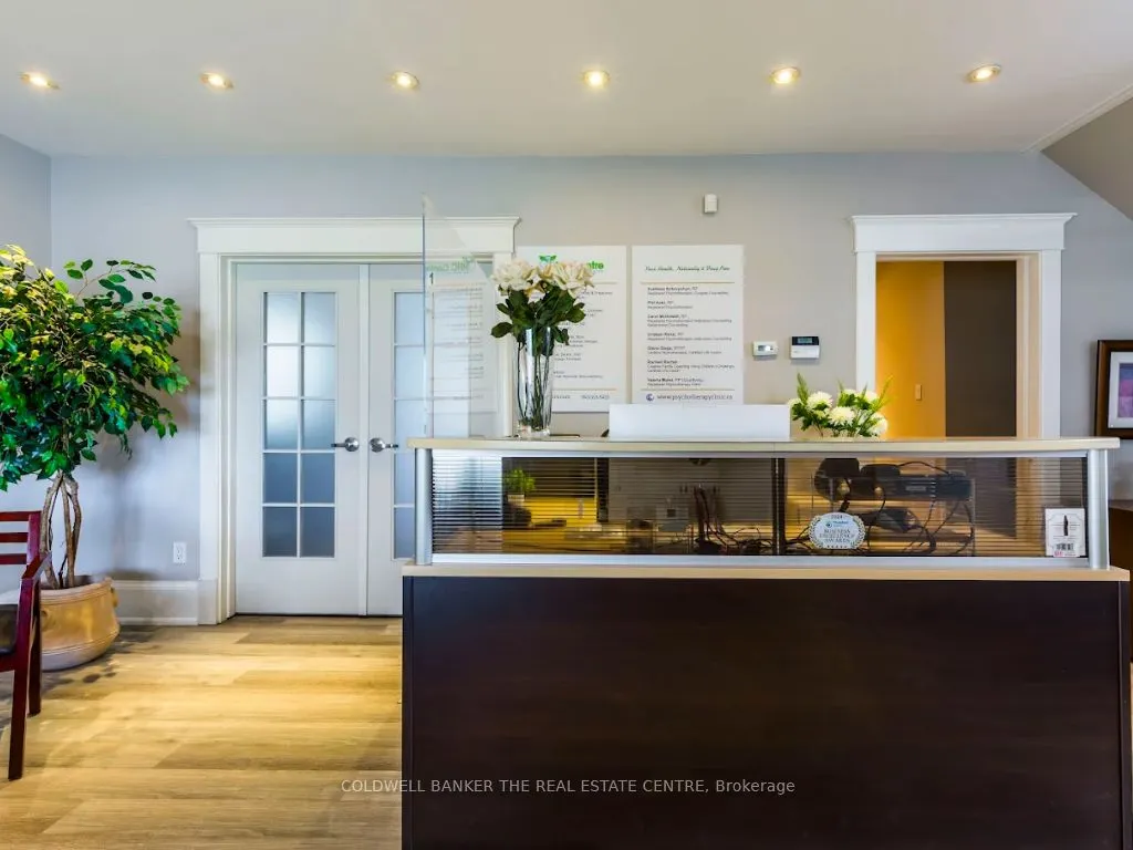 2174 Major Mackenzie Drive W, #3rd Fl