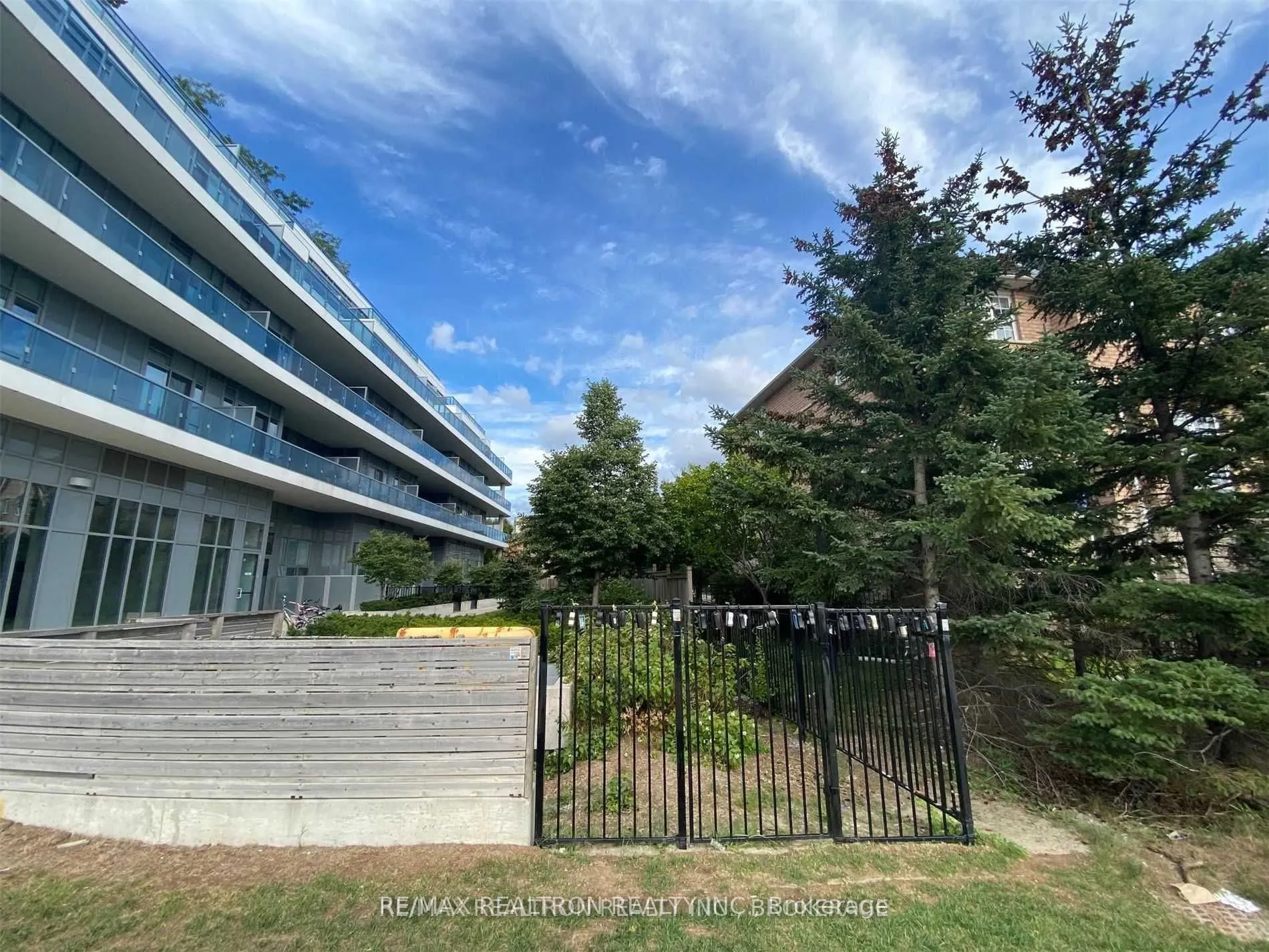 9471 Yonge Street, #537