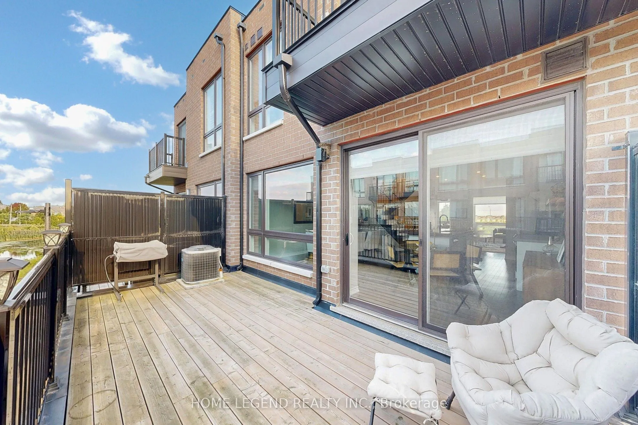 28 Concetta Conte Avenue