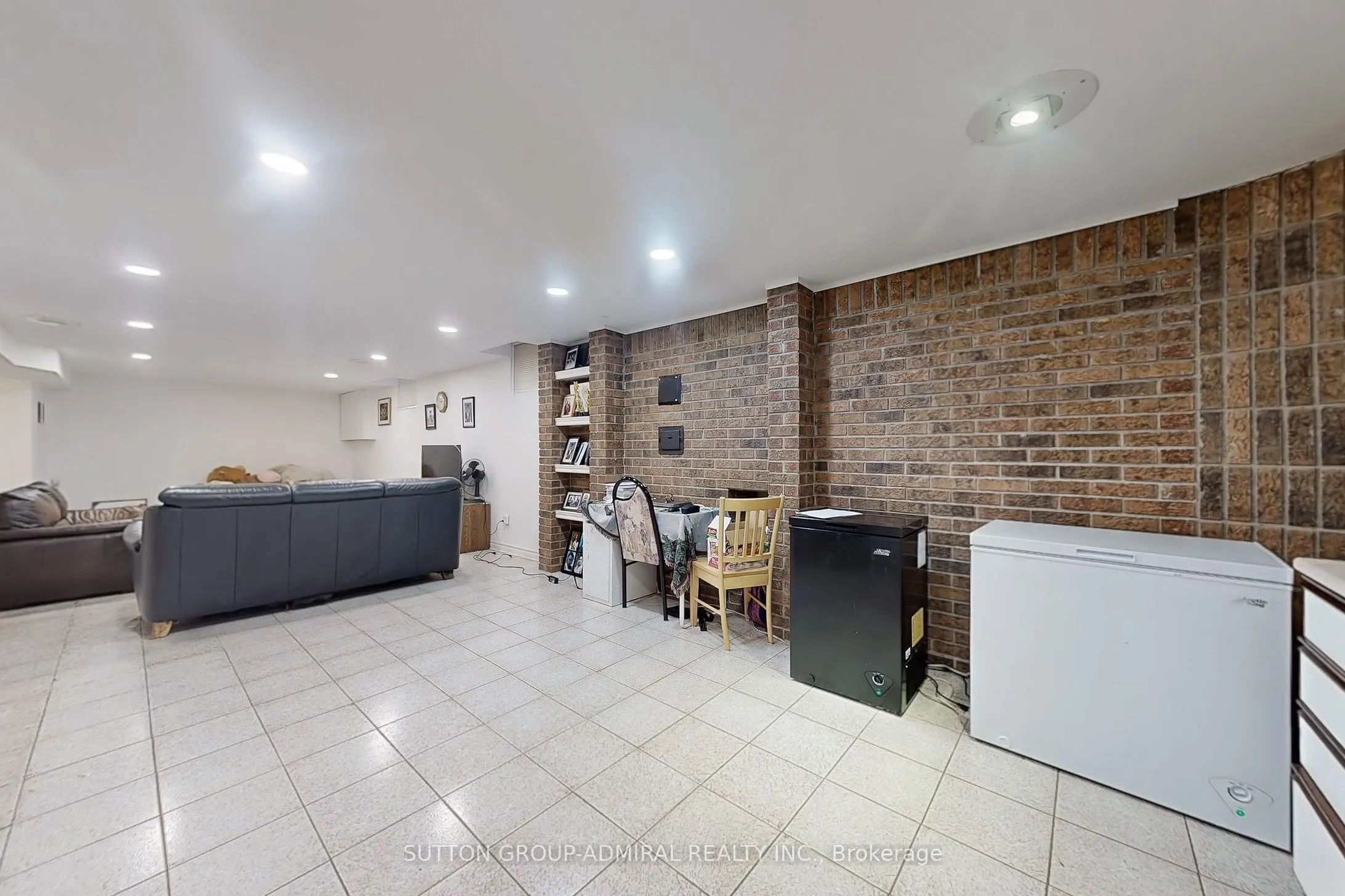 160 Marwood Place