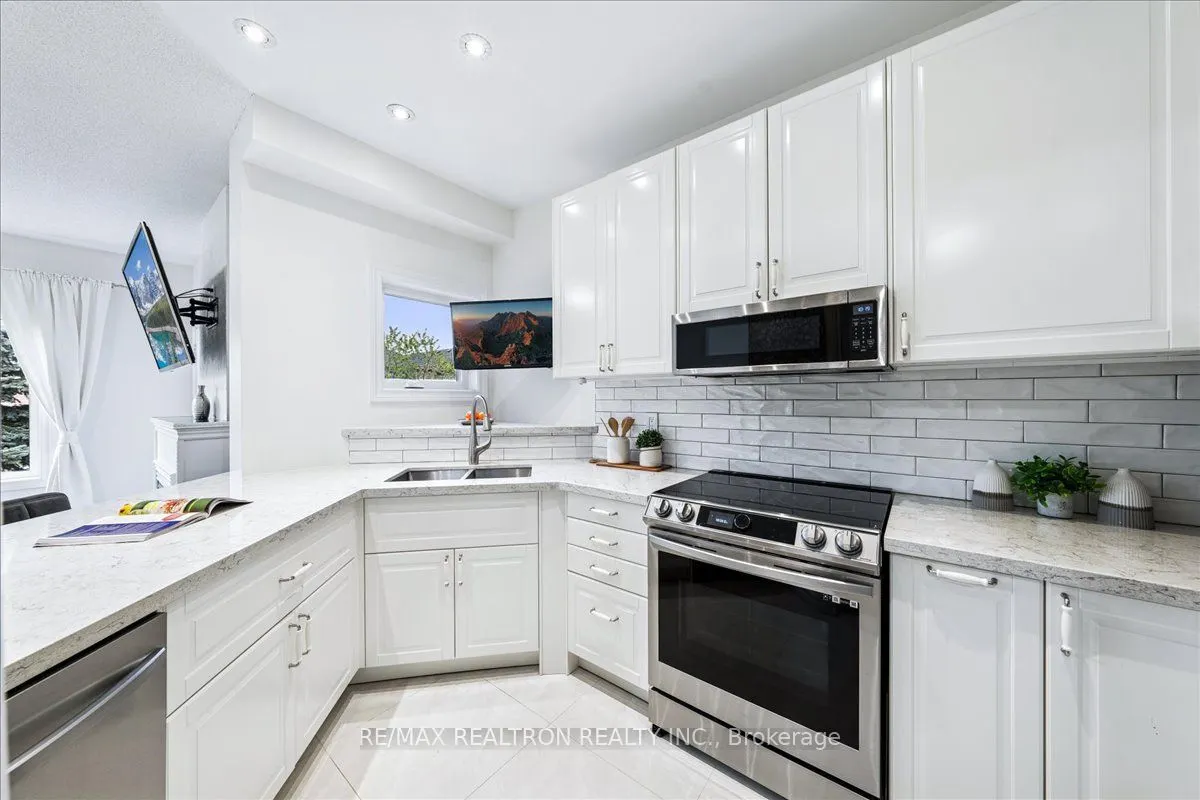 63 Carousel Crescent