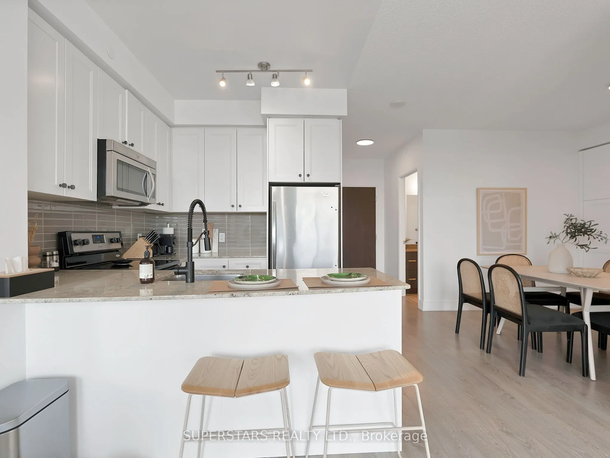 7608 Yonge Street, #620