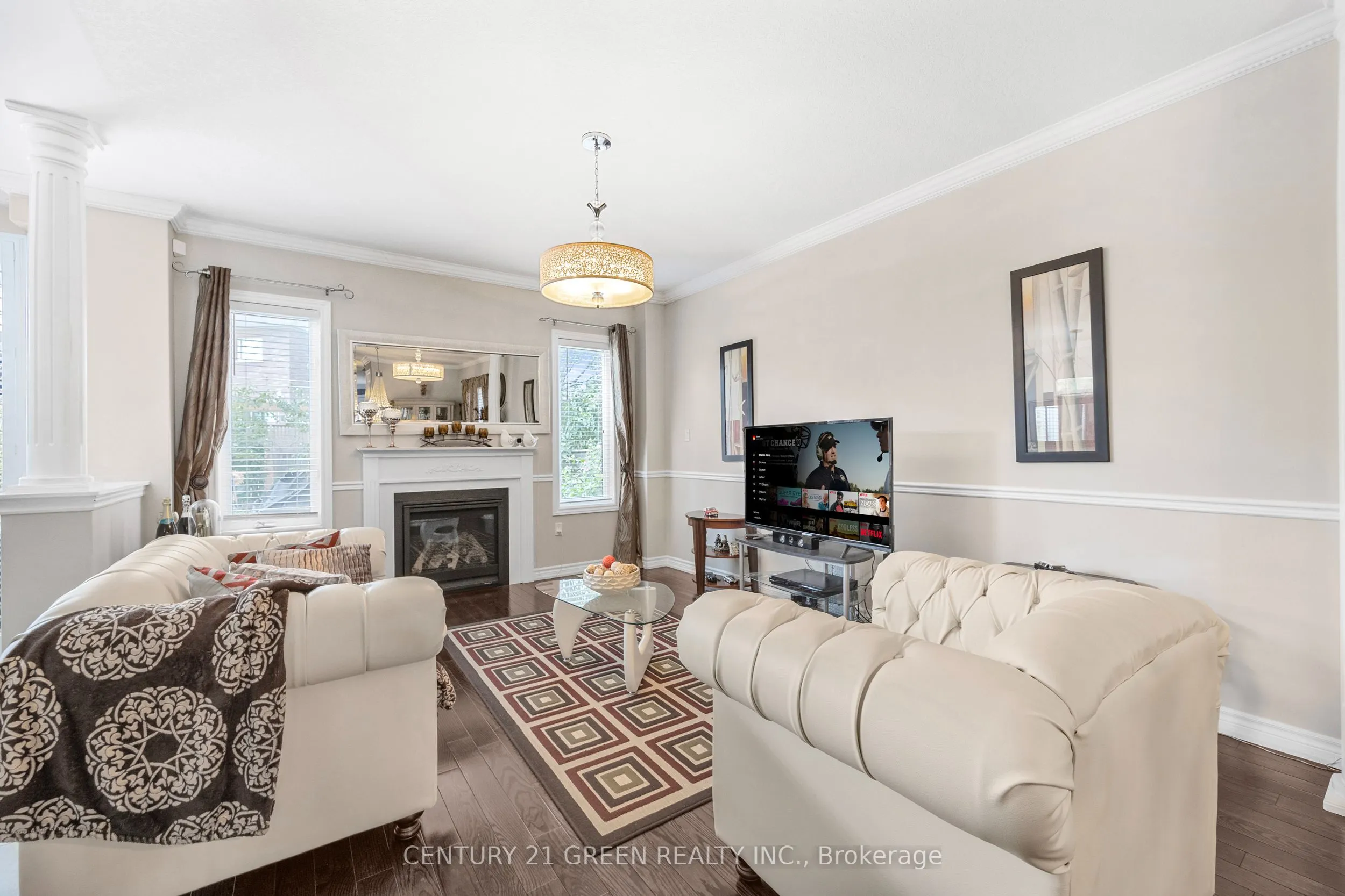 238 King Street S