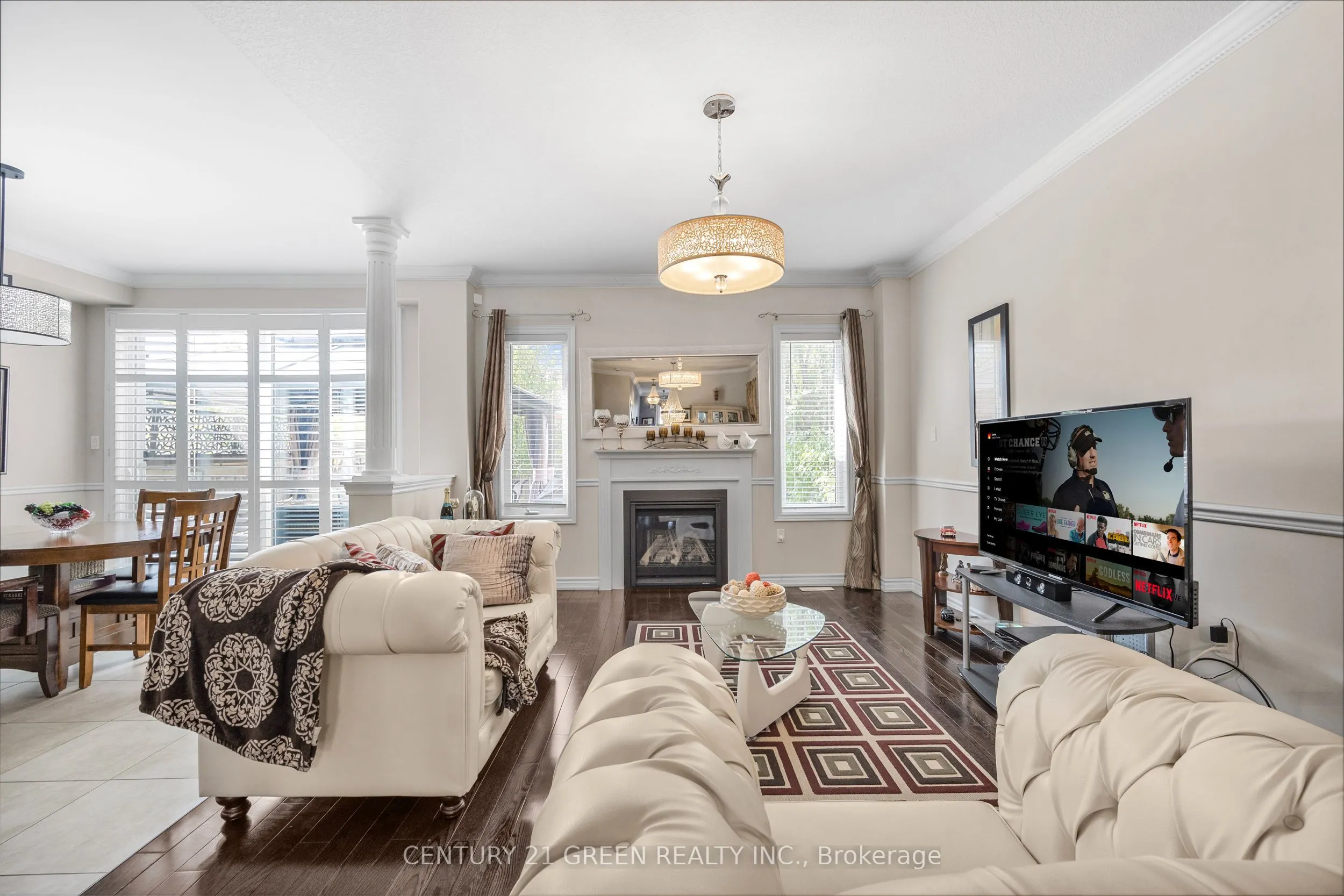 238 King Street S