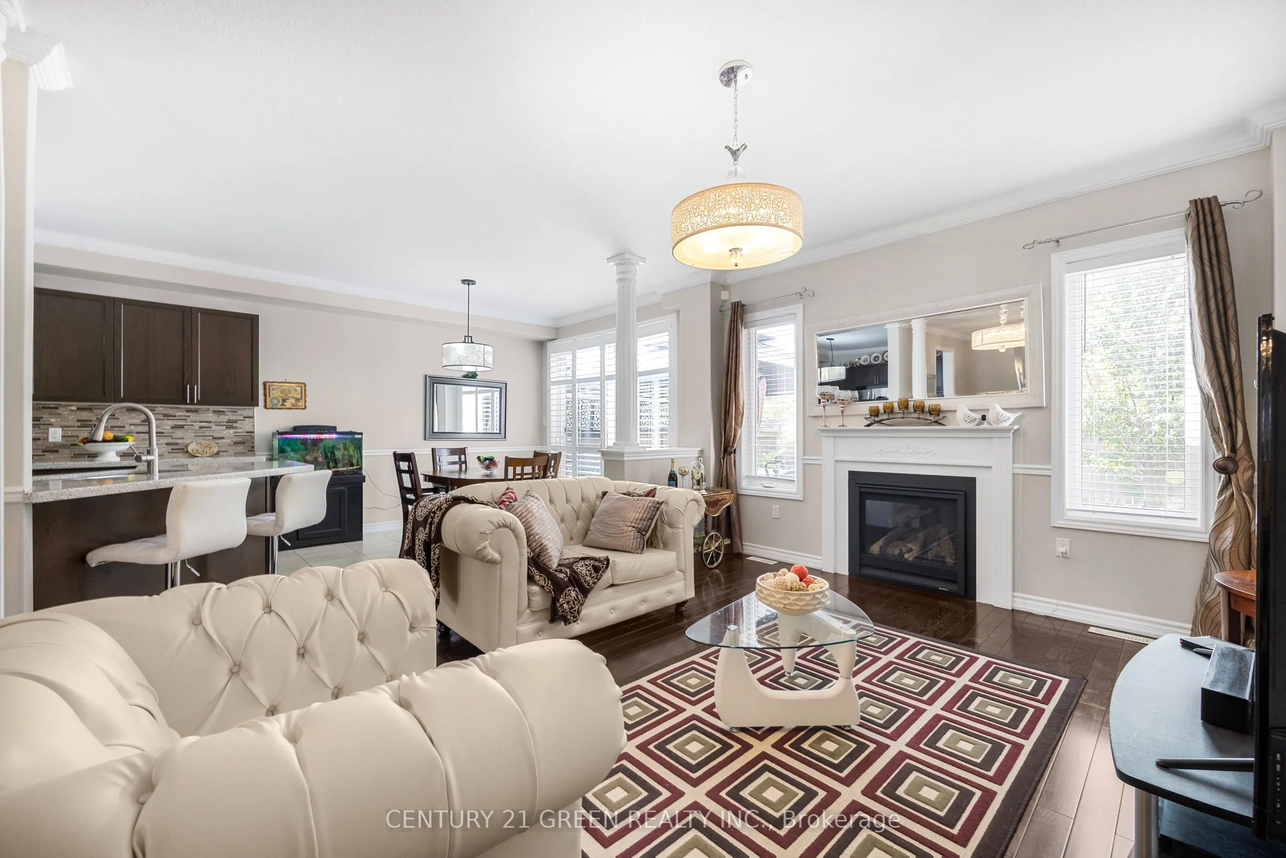 238 King Street S