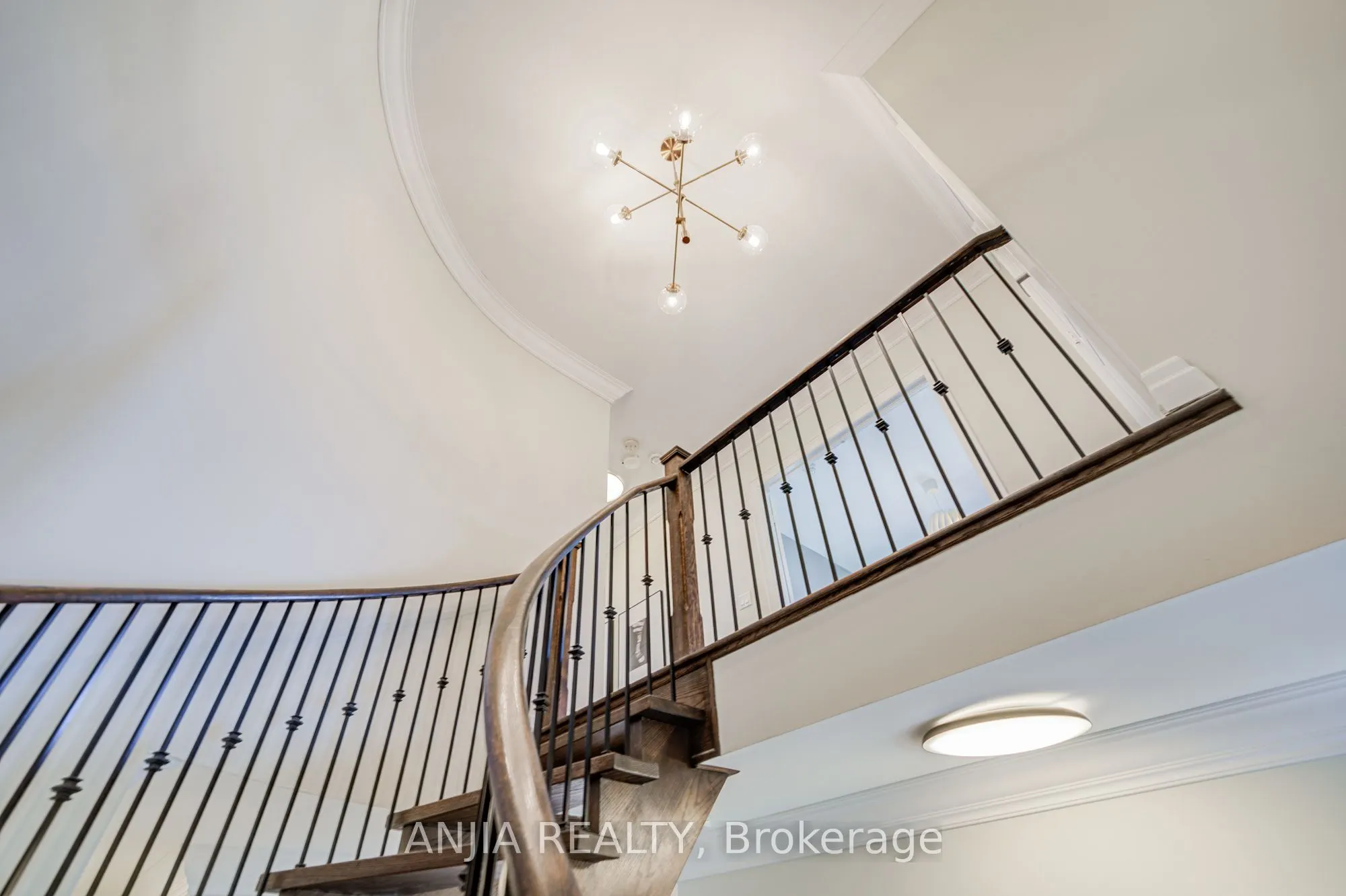 27 Mike Boshevski Court