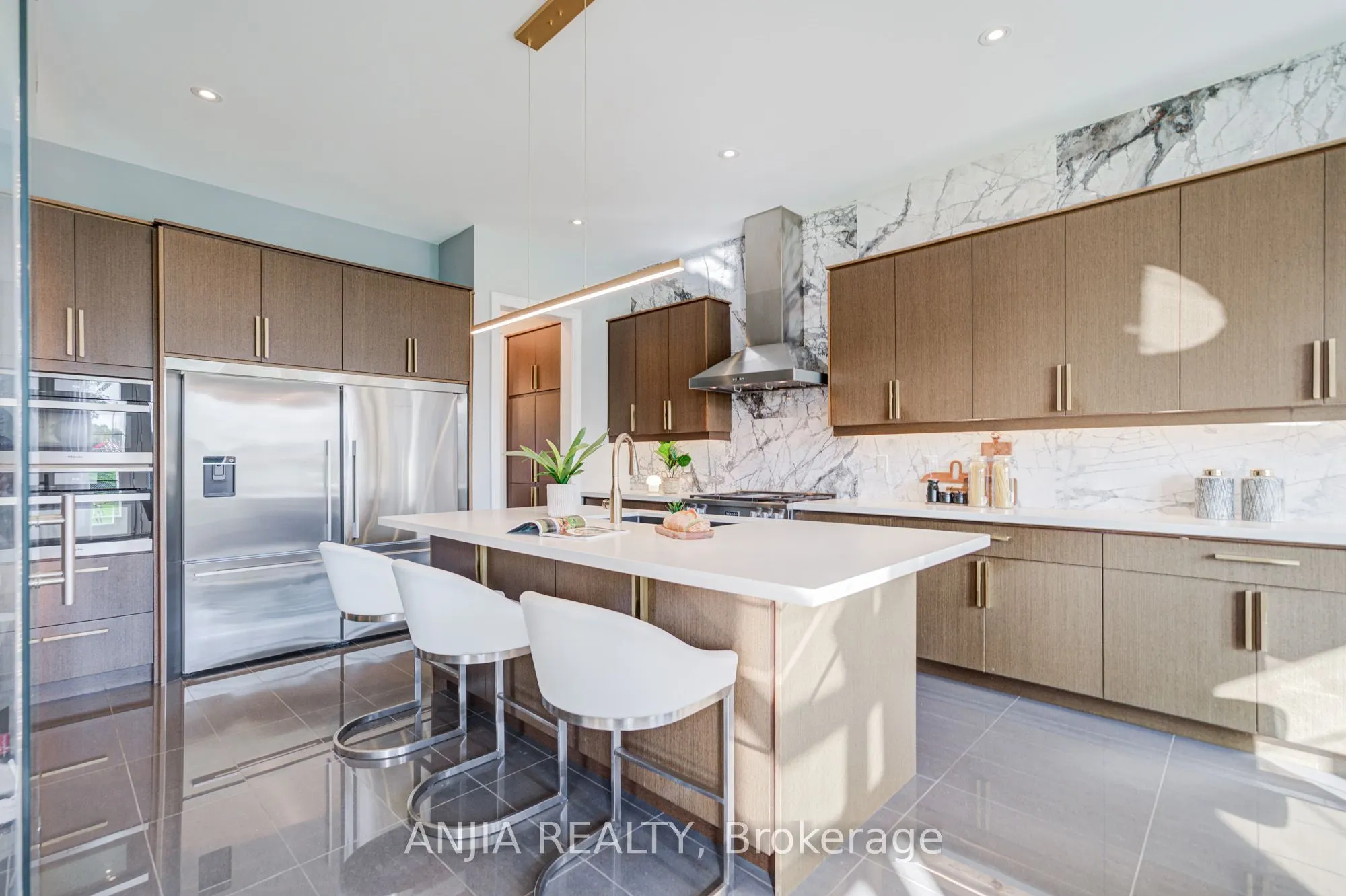 27 Mike Boshevski Court