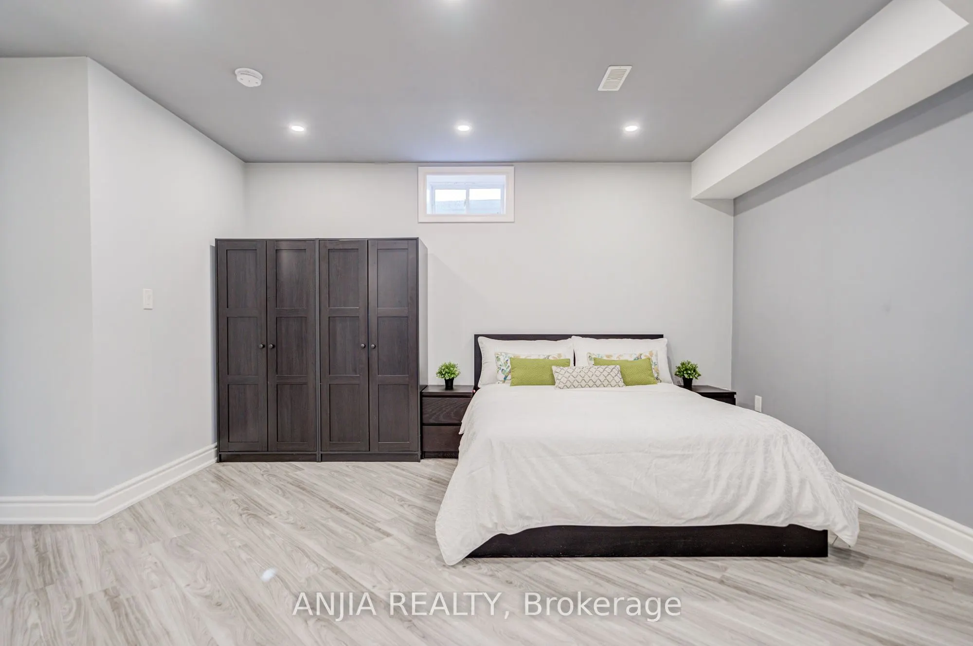 27 Mike Boshevski Court