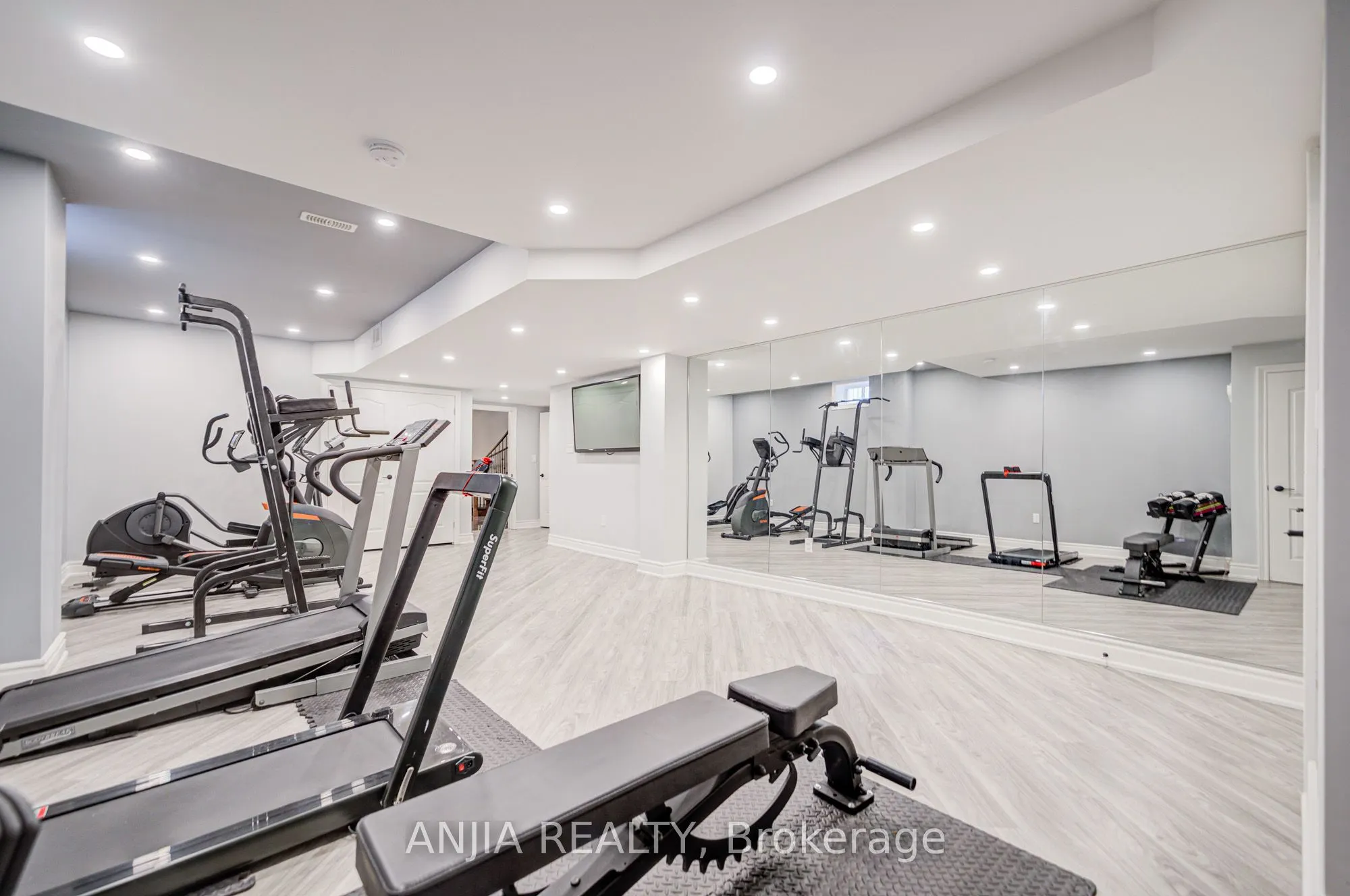 27 Mike Boshevski Court