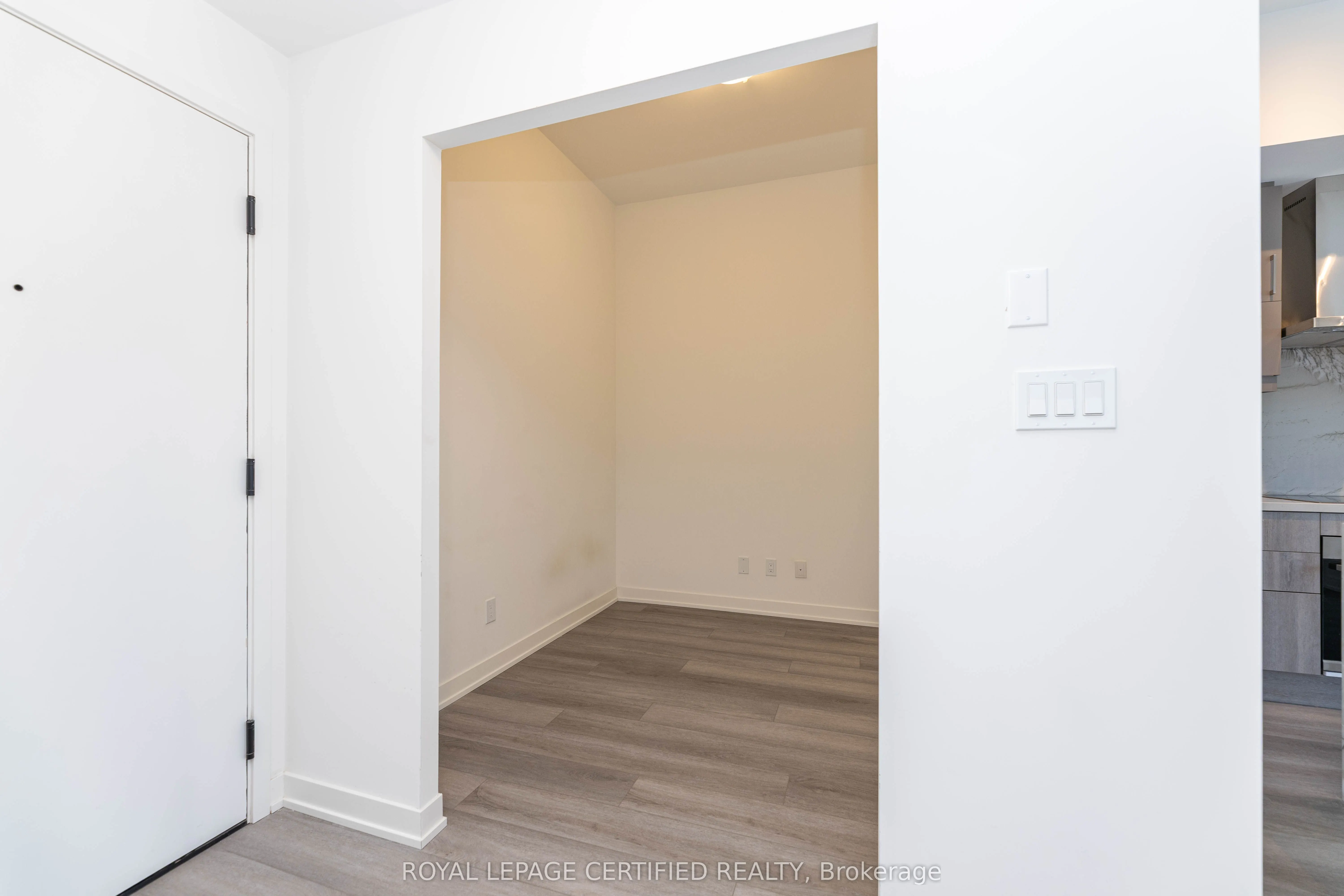 8119 Birchmount Road, #03