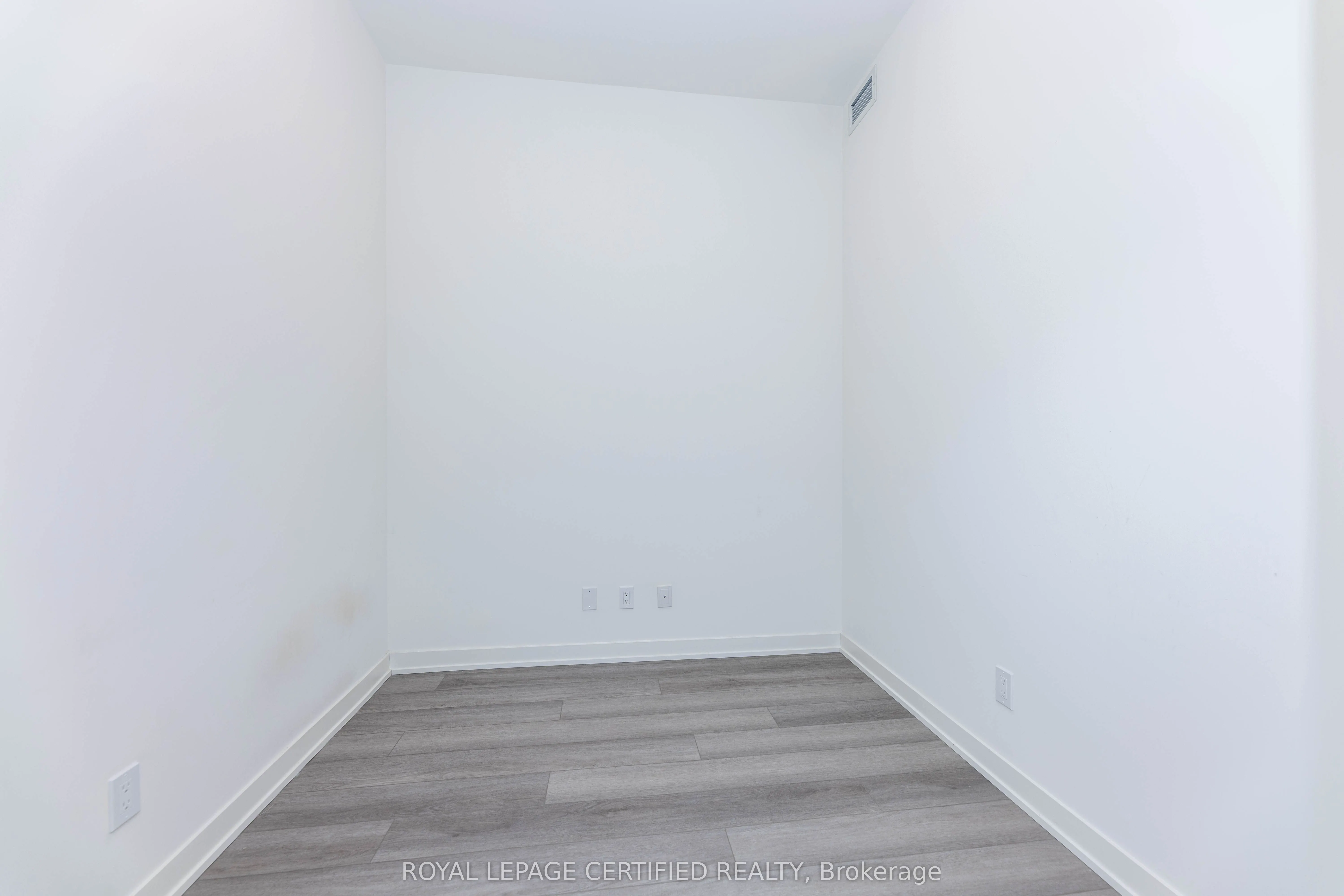 8119 Birchmount Road, #03