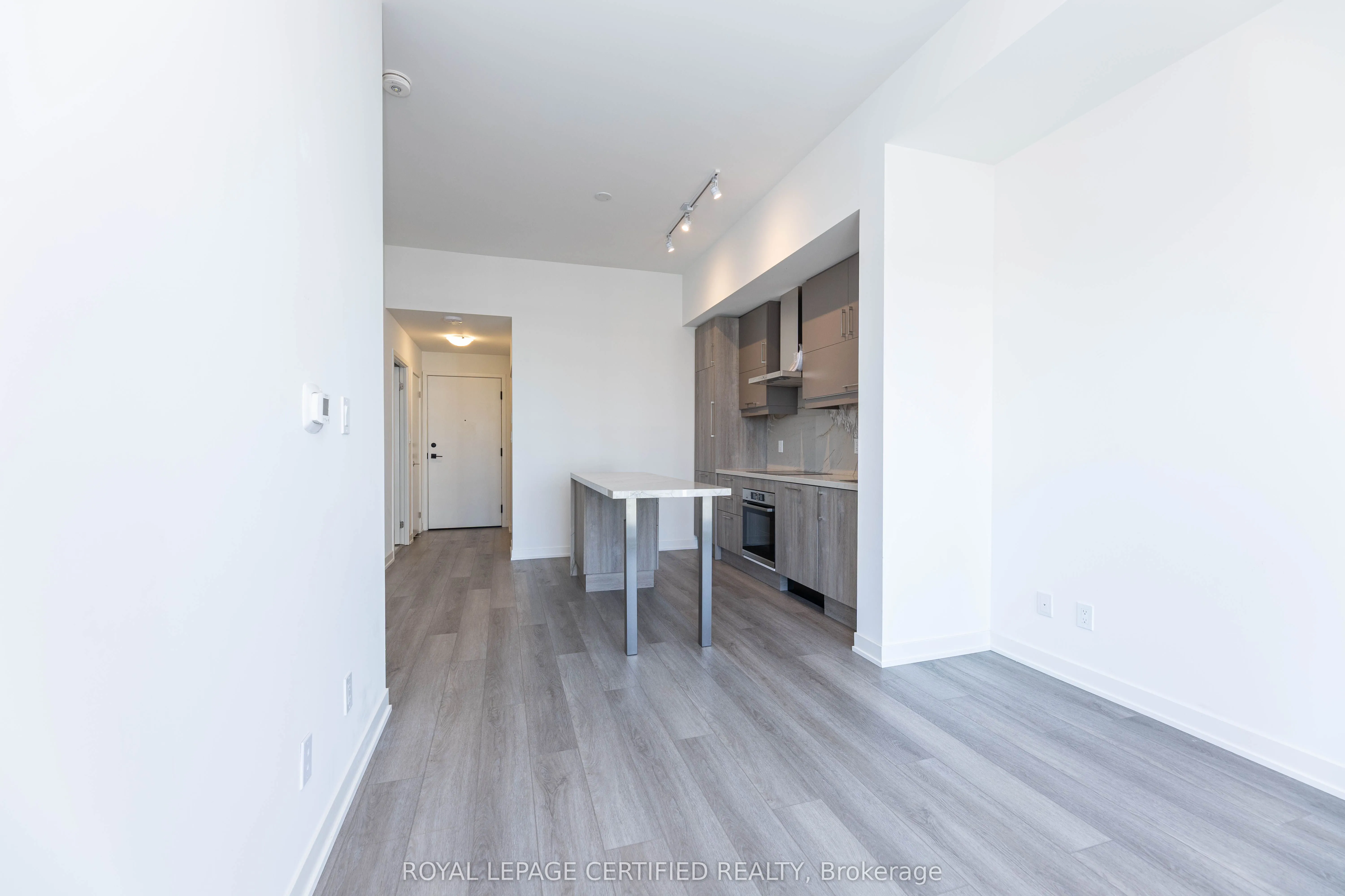 8119 Birchmount Road, #03