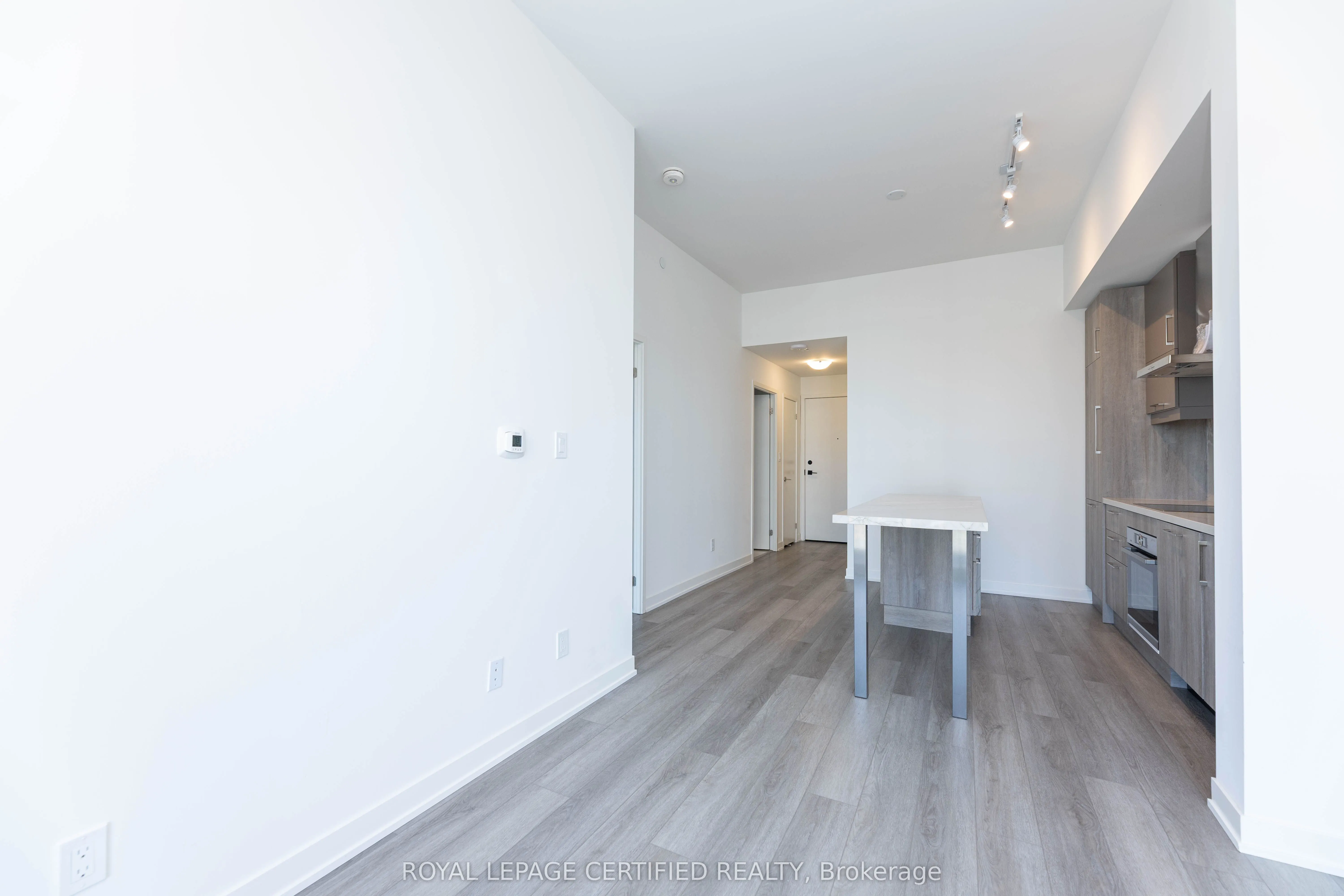 8119 Birchmount Road, #03