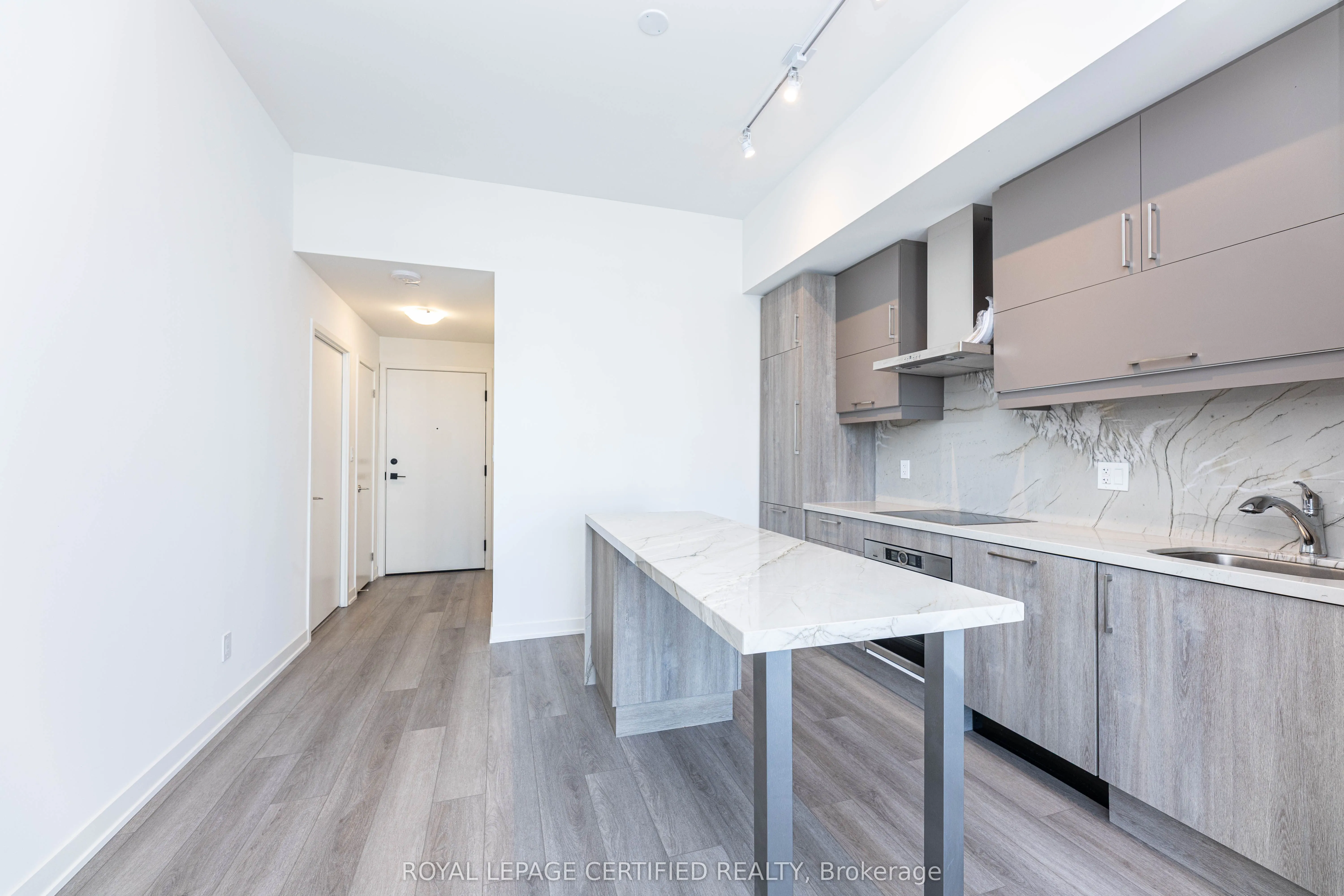 8119 Birchmount Road, #03