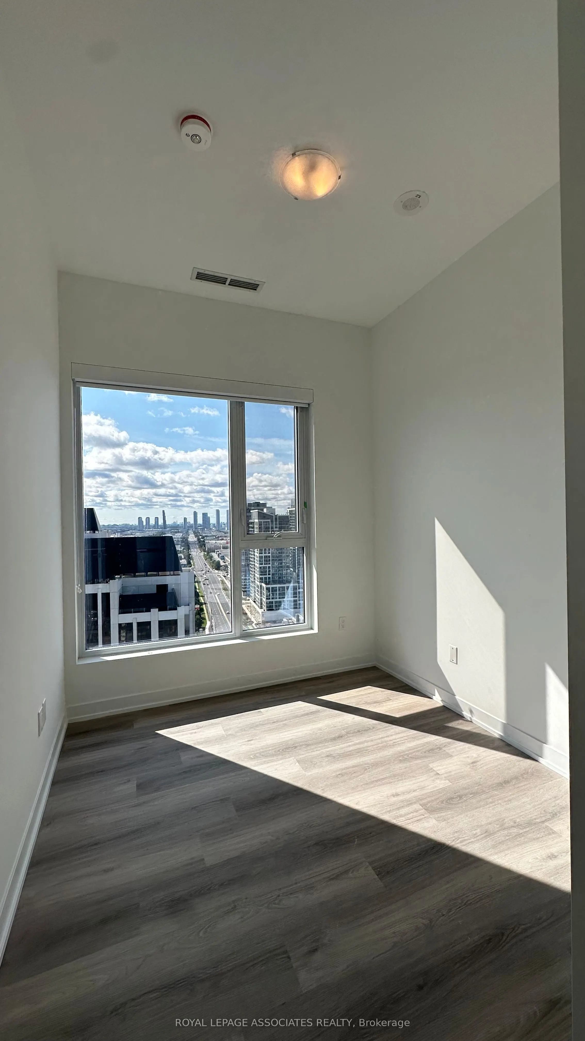 10 Abeja Street, #2709