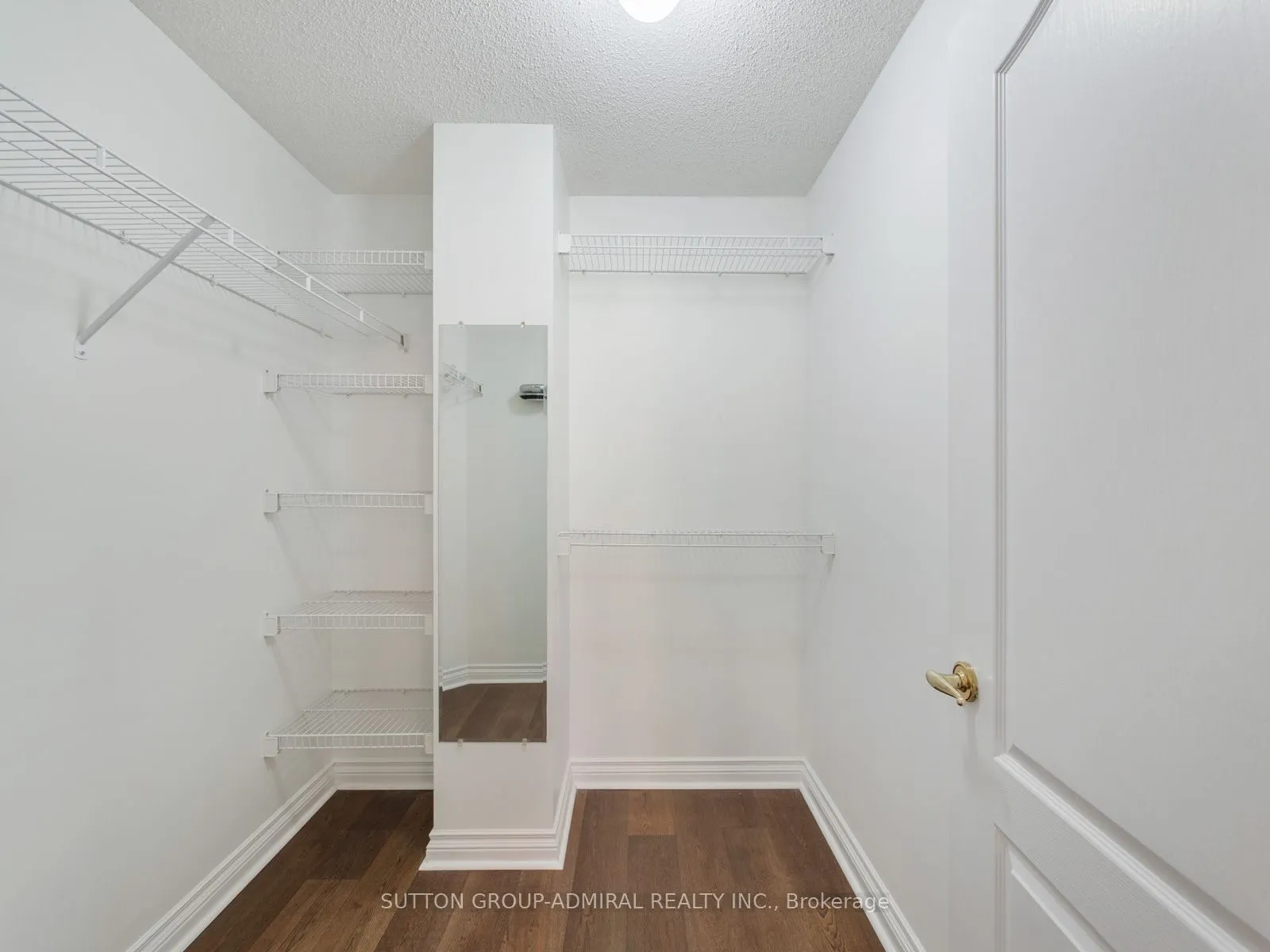 8 Tivoli Avenue